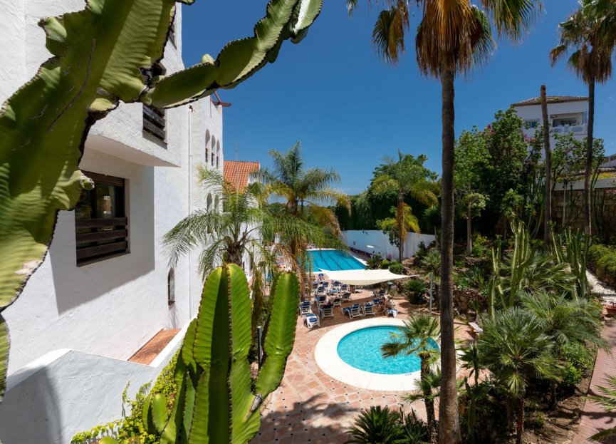 Resale - Apartment - Middle Floor Apartment - Marbella - Nueva Andalucia