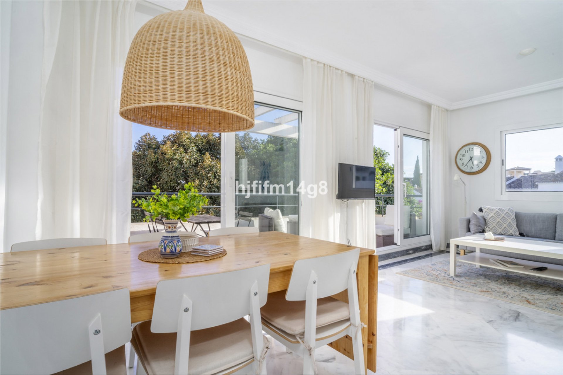 Resale - Apartment - Middle Floor Apartment - Marbella - Nueva Andalucia