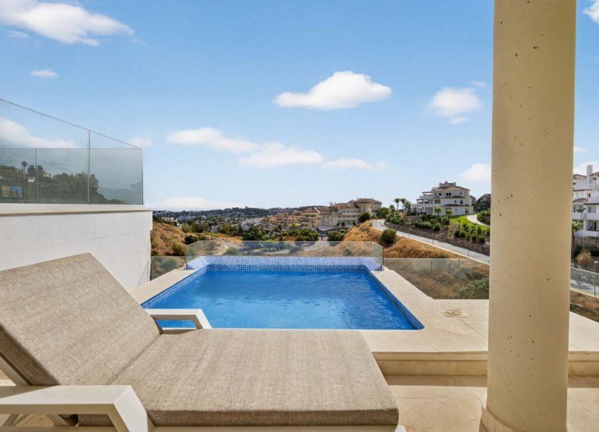 Resale - Apartment - Middle Floor Apartment - Marbella - Nueva Andalucia