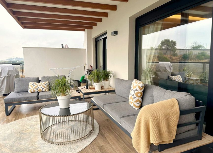 Resale - Apartment - Middle Floor Apartment - Marbella - Nueva Andalucia