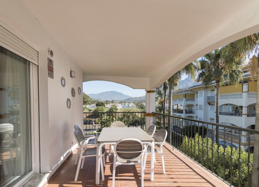 Resale - Apartment - Middle Floor Apartment - Marbella - Nueva Andalucia