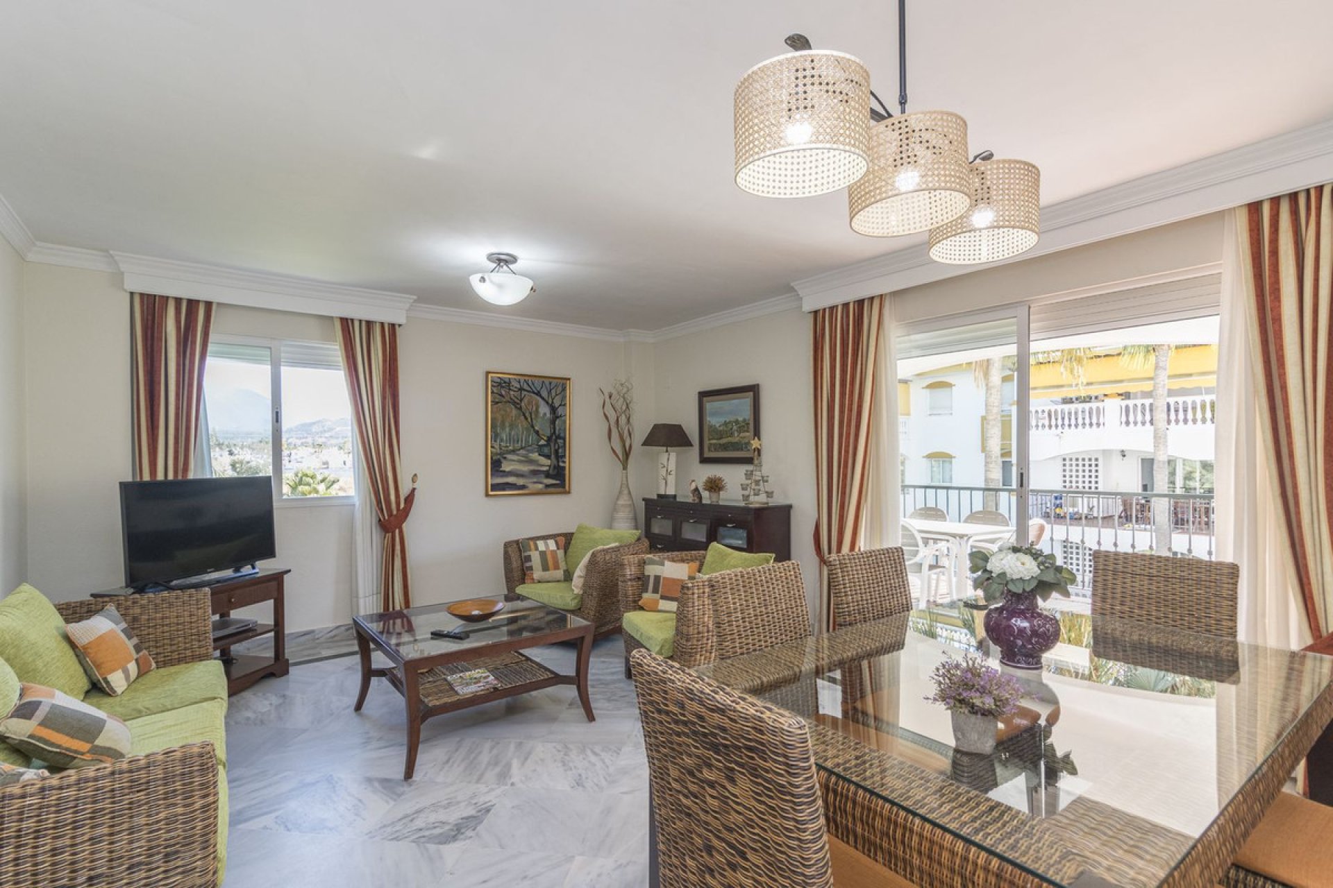 Resale - Apartment - Middle Floor Apartment - Marbella - Nueva Andalucia