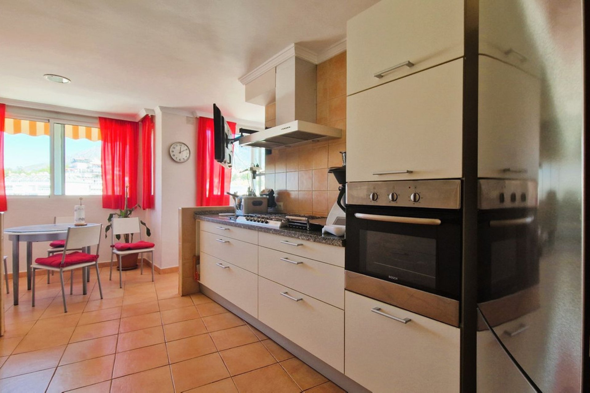 Resale - Apartment - Middle Floor Apartment - Marbella - Nueva Andalucia