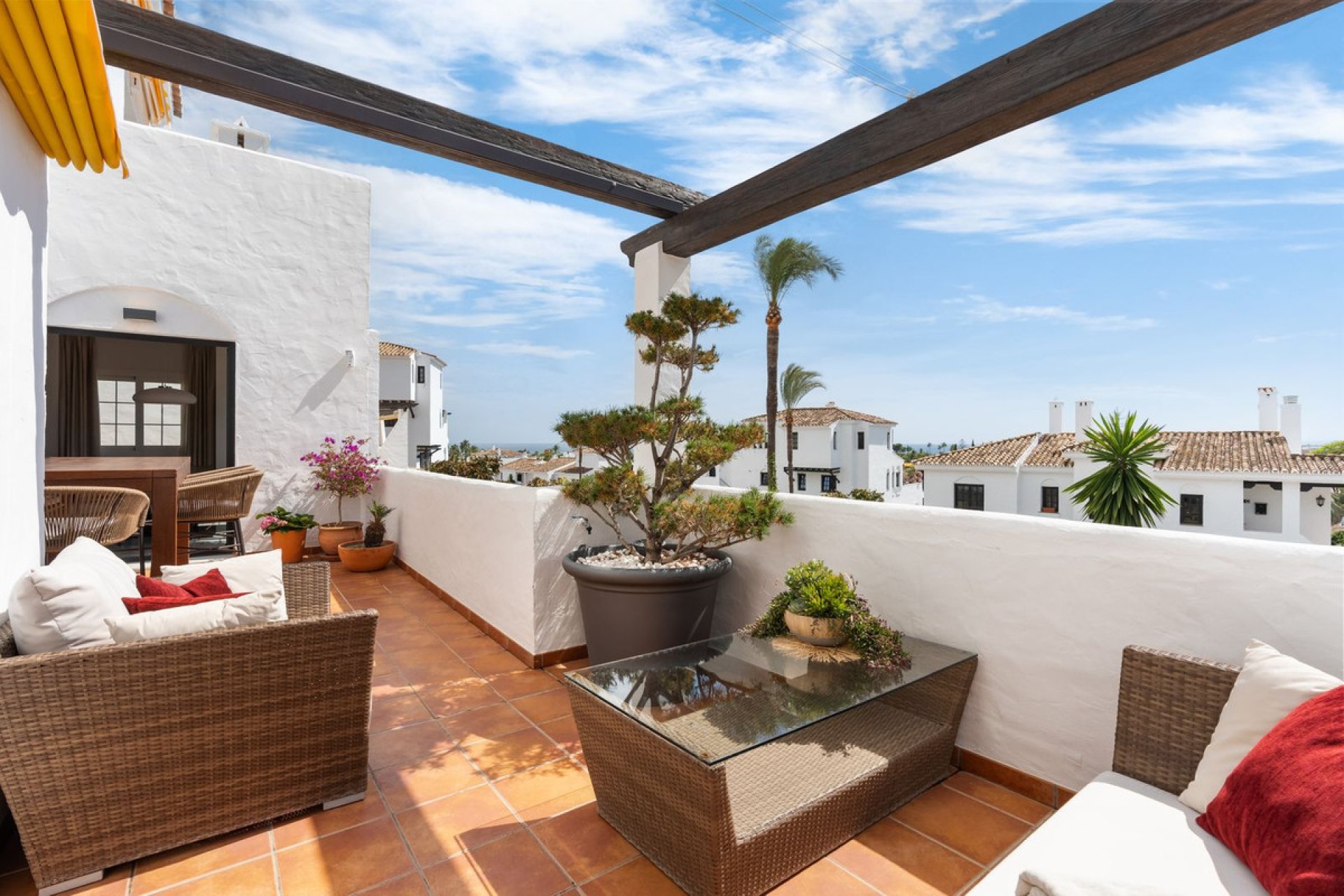 Resale - Apartment - Middle Floor Apartment - Marbella - Nueva Andalucia