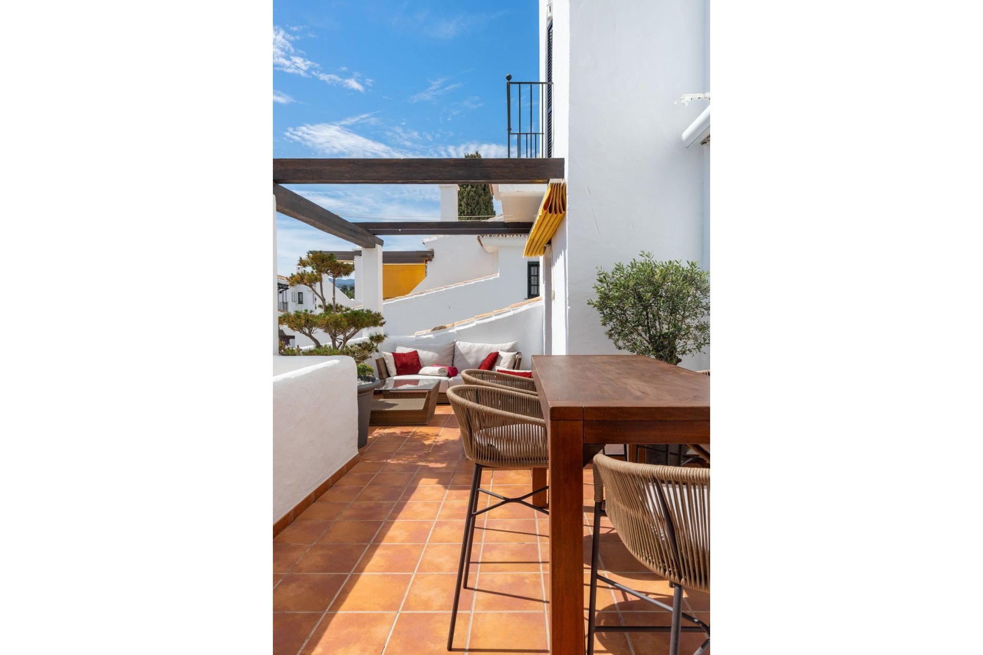 Resale - Apartment - Middle Floor Apartment - Marbella - Nueva Andalucia