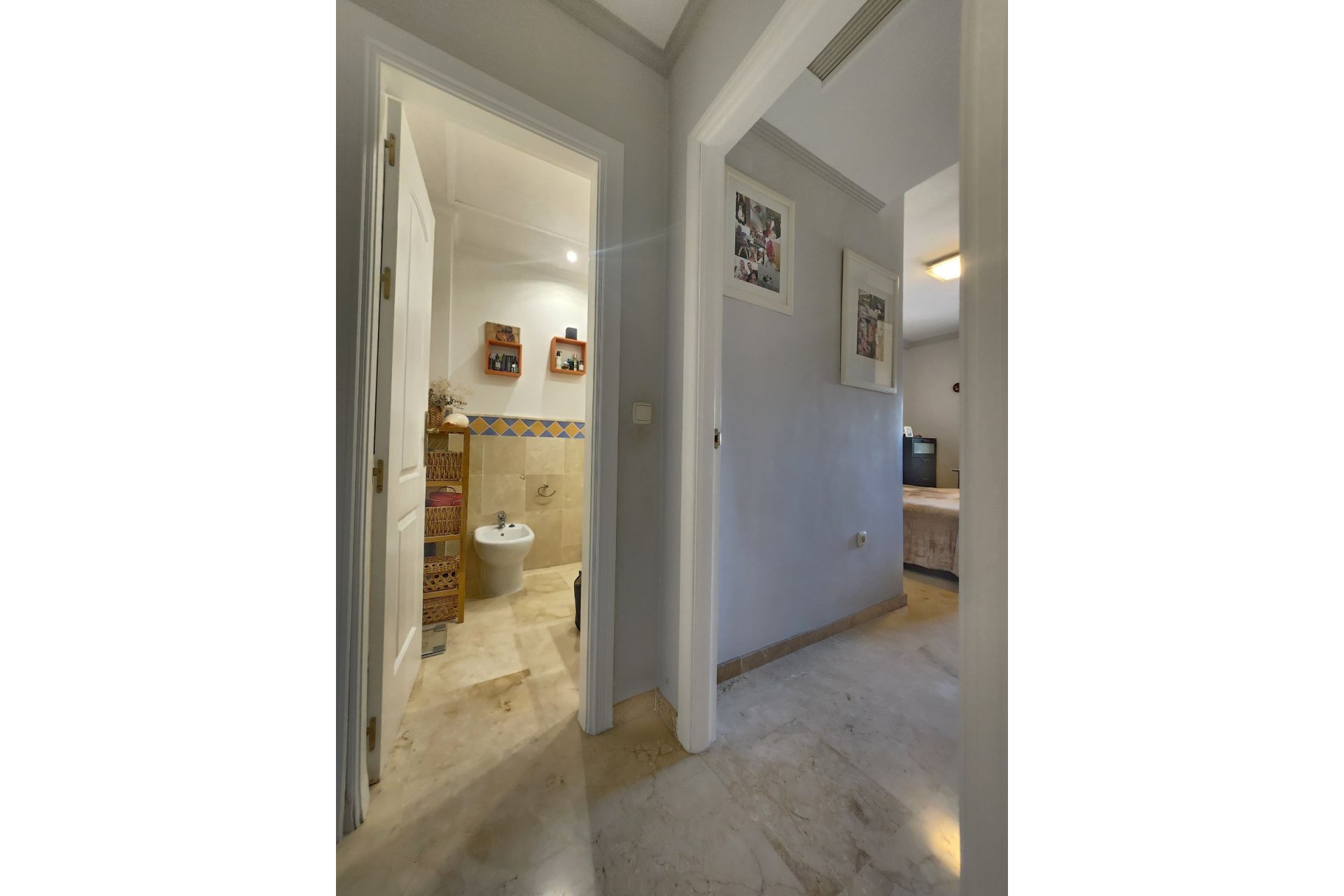 Resale - Apartment - Middle Floor Apartment - Marbella - Nueva Andalucia