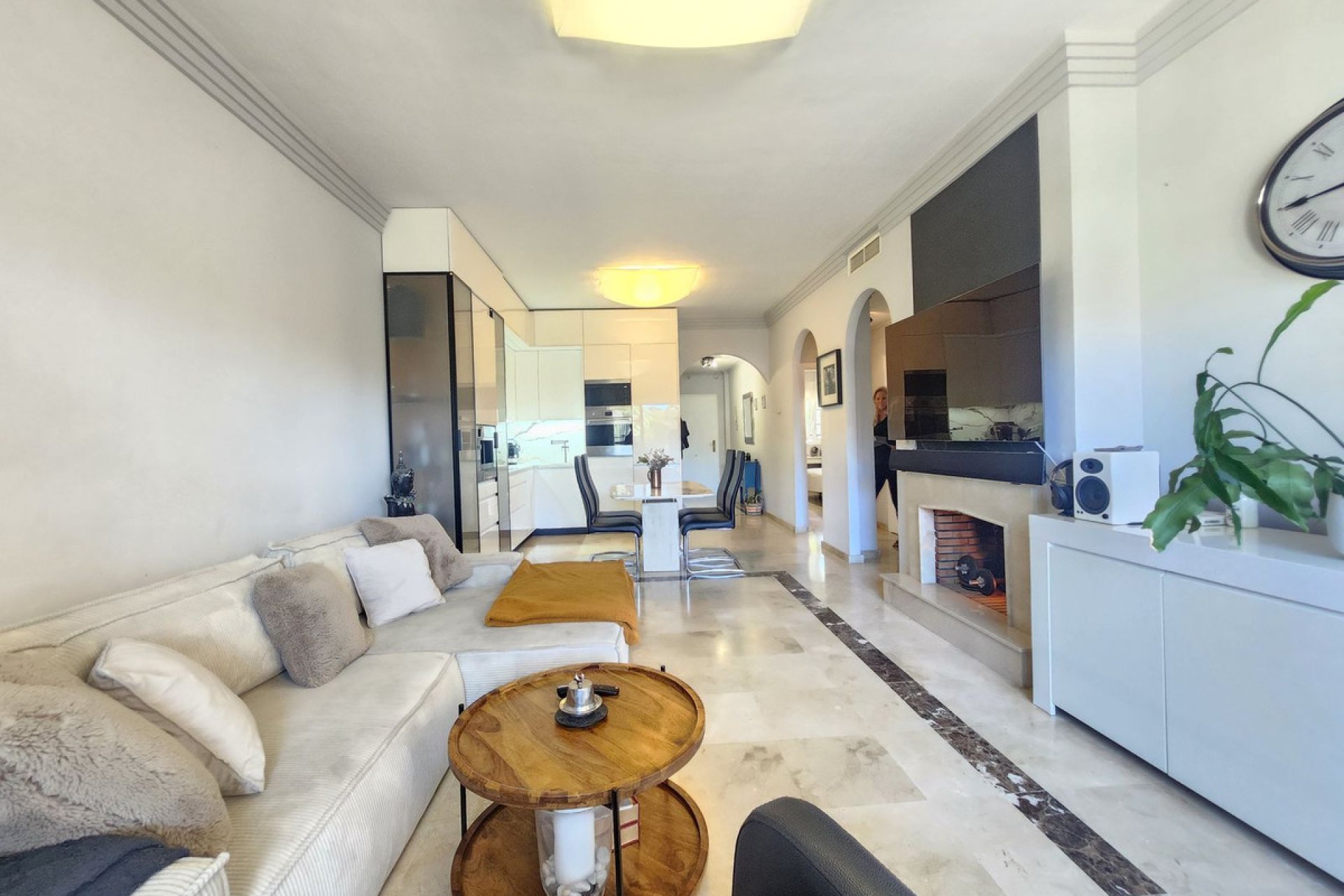 Resale - Apartment - Middle Floor Apartment - Marbella - Nueva Andalucia