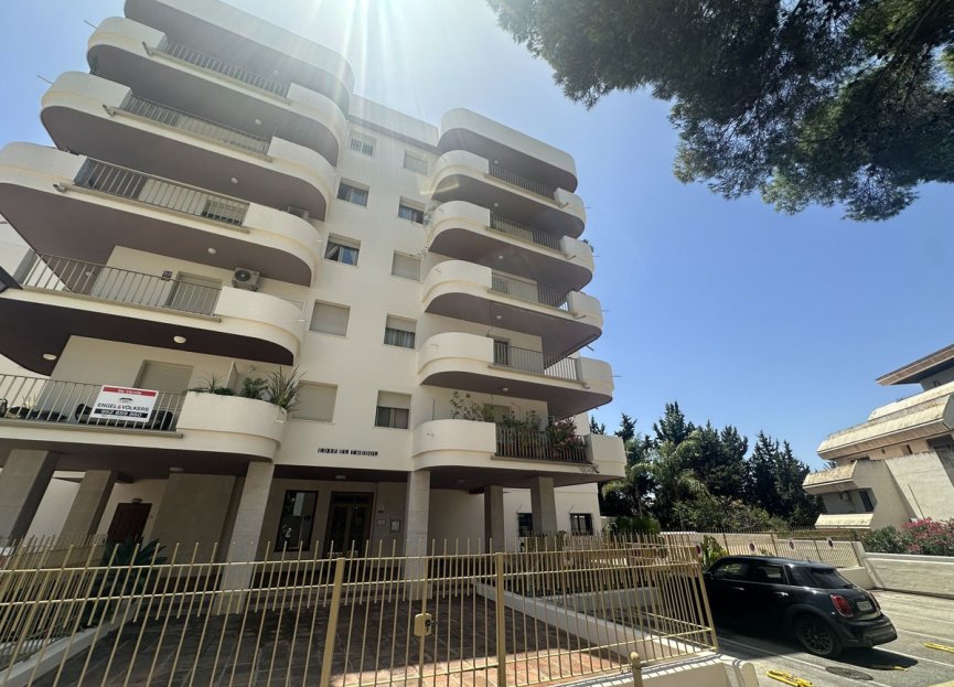 Resale - Apartment - Middle Floor Apartment - Marbella - Nueva Andalucia