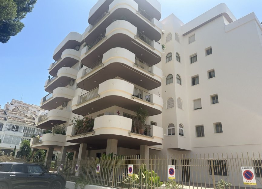 Resale - Apartment - Middle Floor Apartment - Marbella - Nueva Andalucia