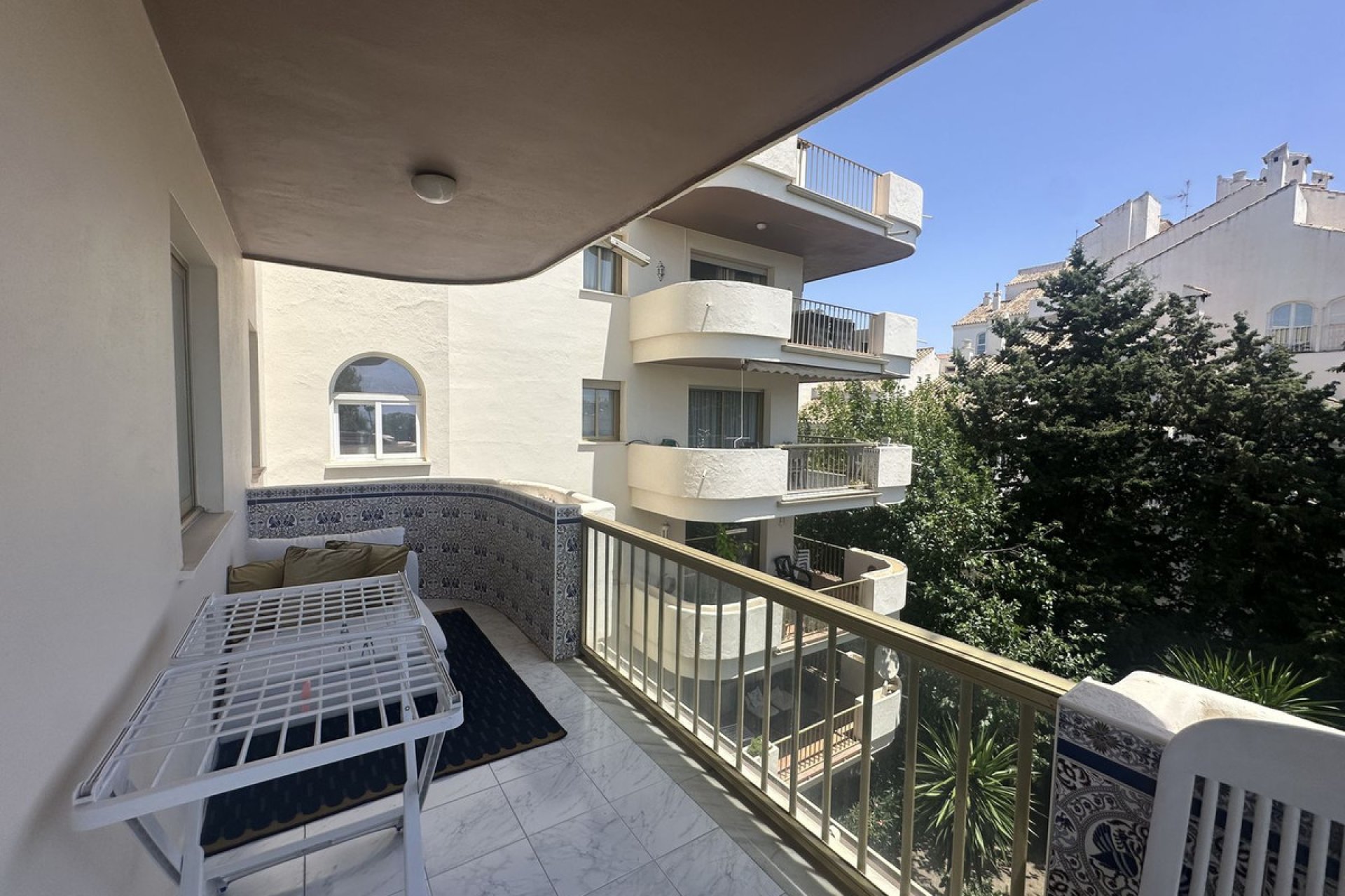 Resale - Apartment - Middle Floor Apartment - Marbella - Nueva Andalucia