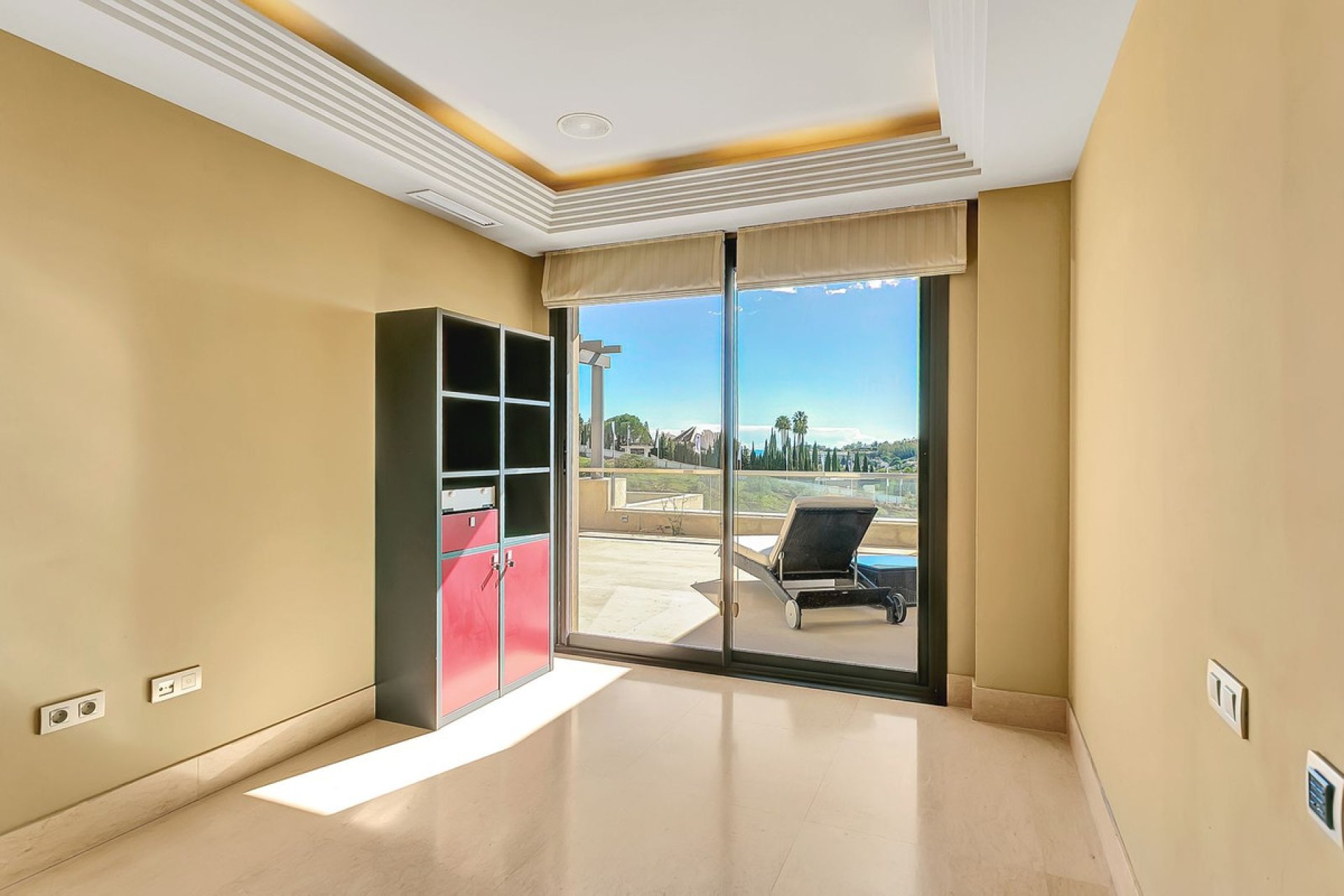 Resale - Apartment - Middle Floor Apartment - Marbella - Nueva Andalucia