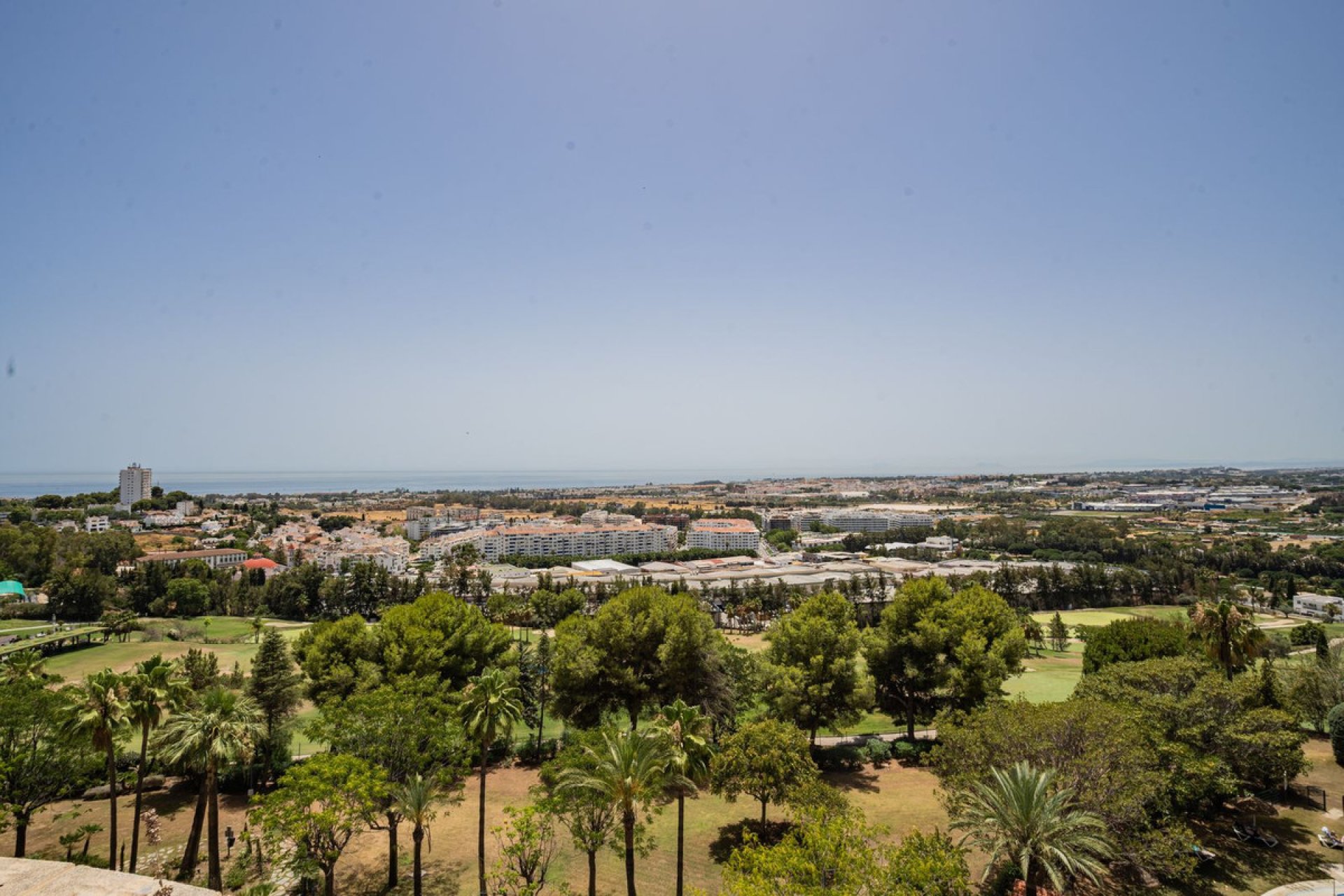 Resale - Apartment - Middle Floor Apartment - Marbella - Nueva Andalucia