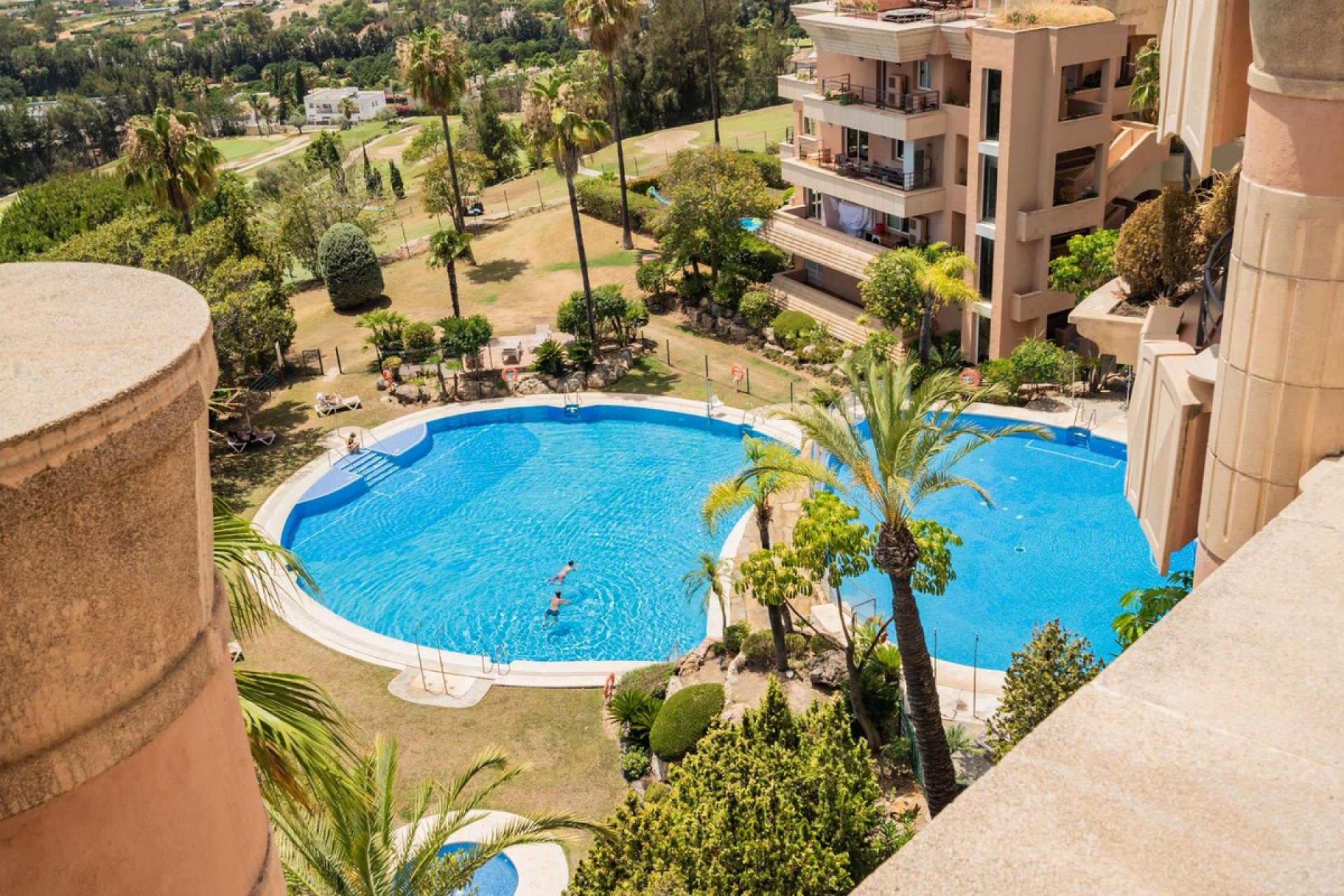 Resale - Apartment - Middle Floor Apartment - Marbella - Nueva Andalucia