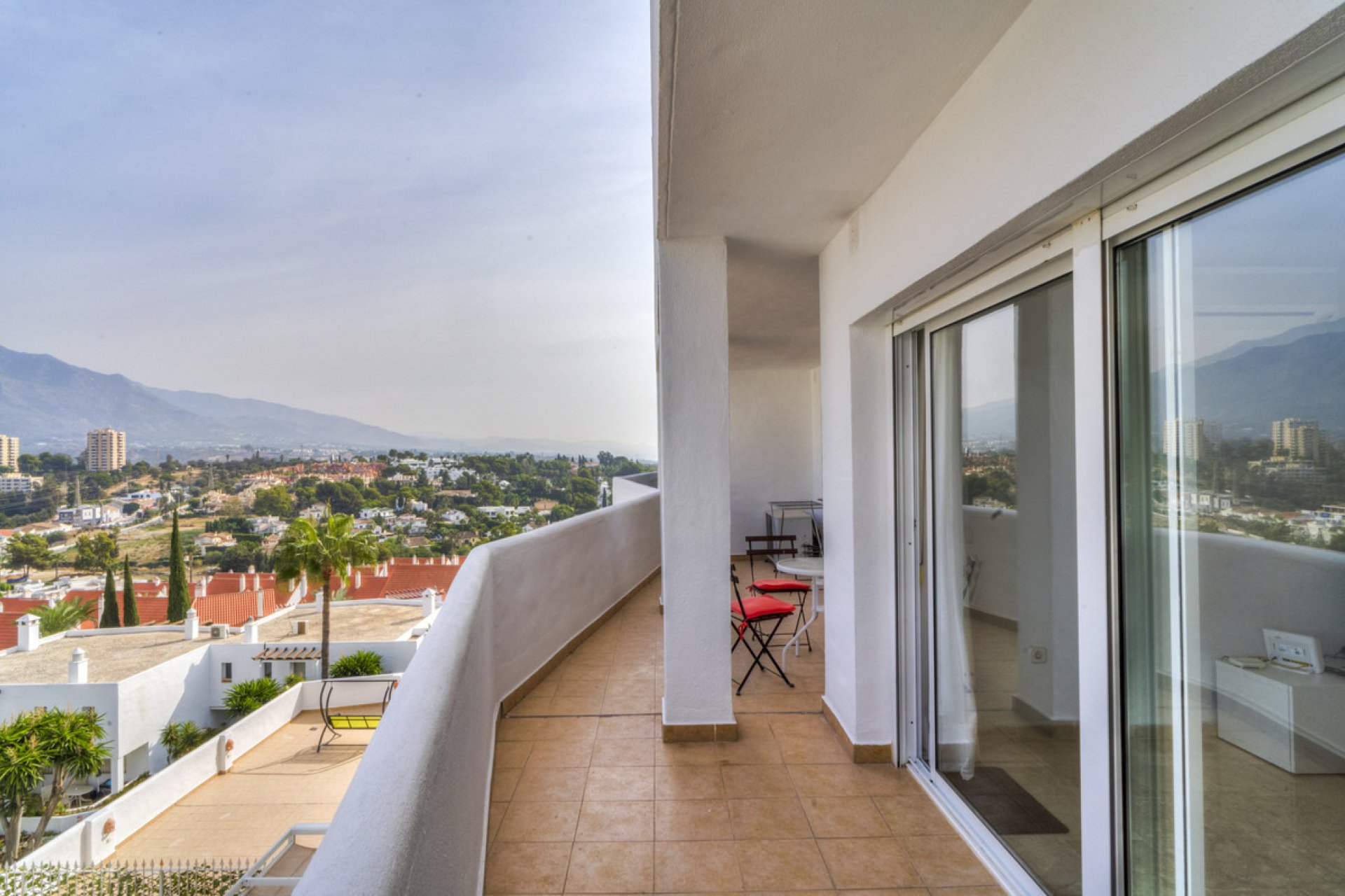 Resale - Apartment - Middle Floor Apartment - Marbella - Nueva Andalucia