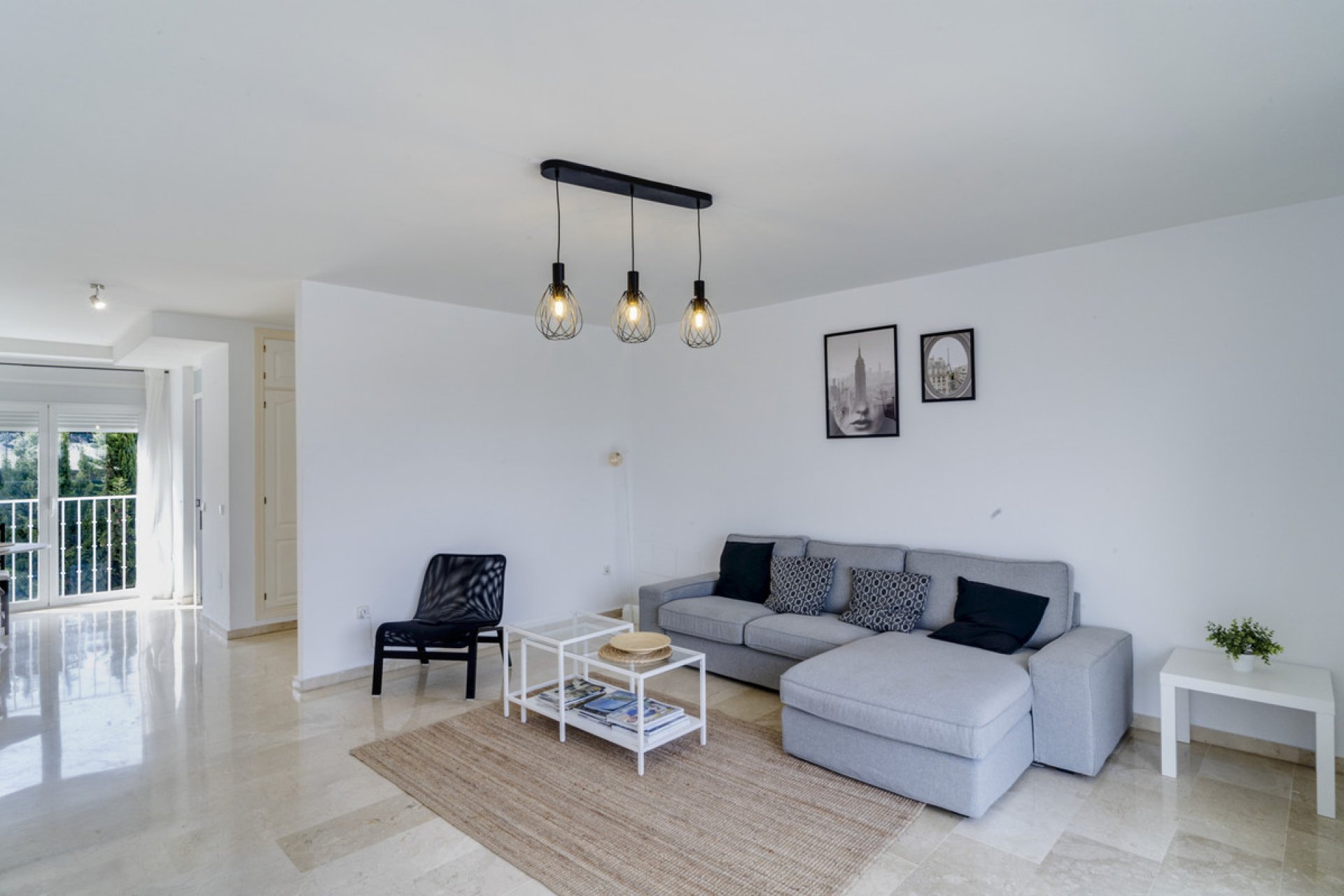 Resale - Apartment - Middle Floor Apartment - Marbella - Nueva Andalucia