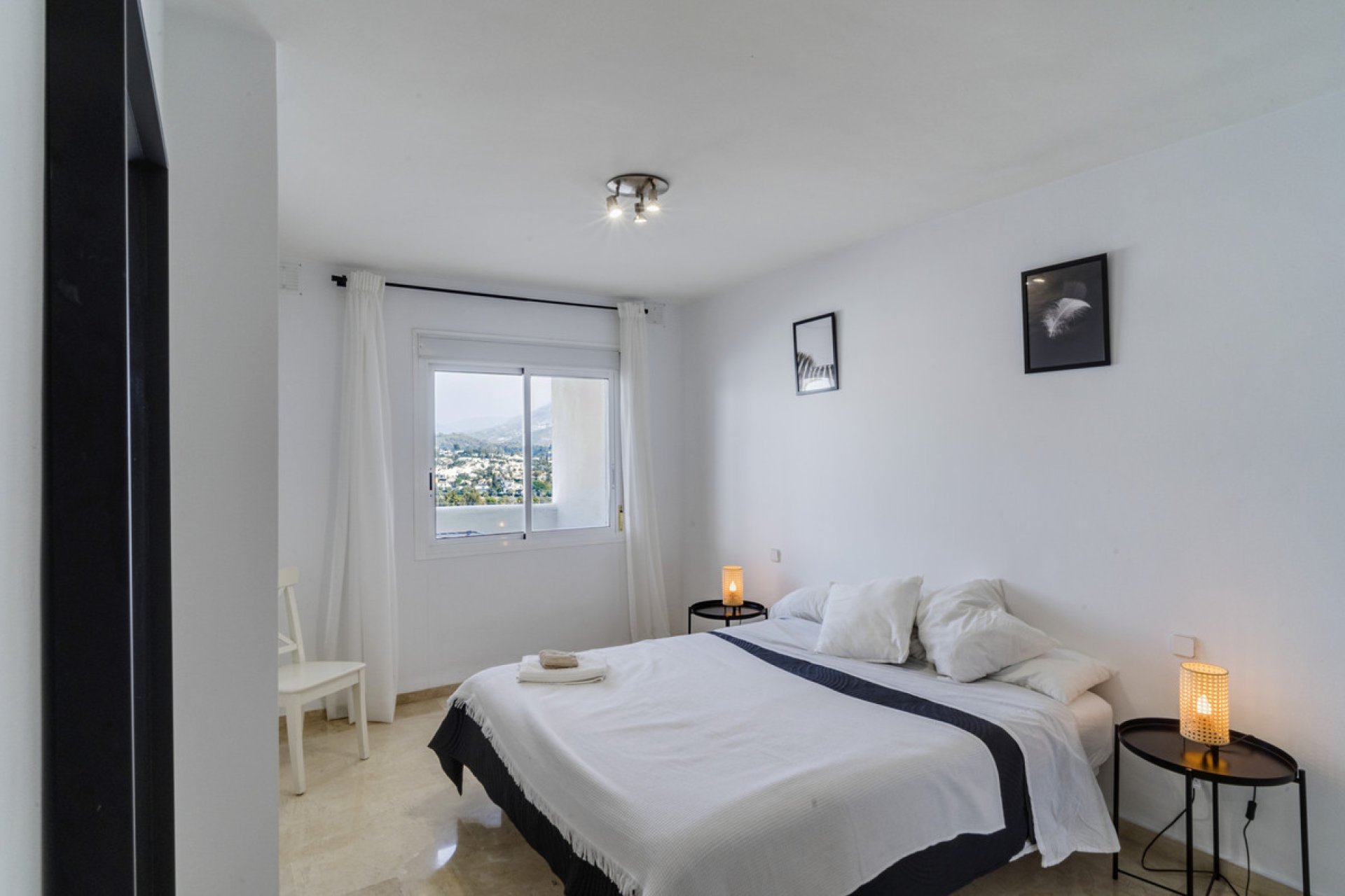 Resale - Apartment - Middle Floor Apartment - Marbella - Nueva Andalucia