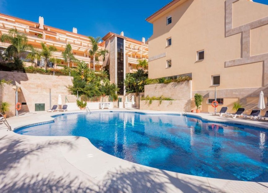 Resale - Apartment - Middle Floor Apartment - Marbella - Nueva Andalucia