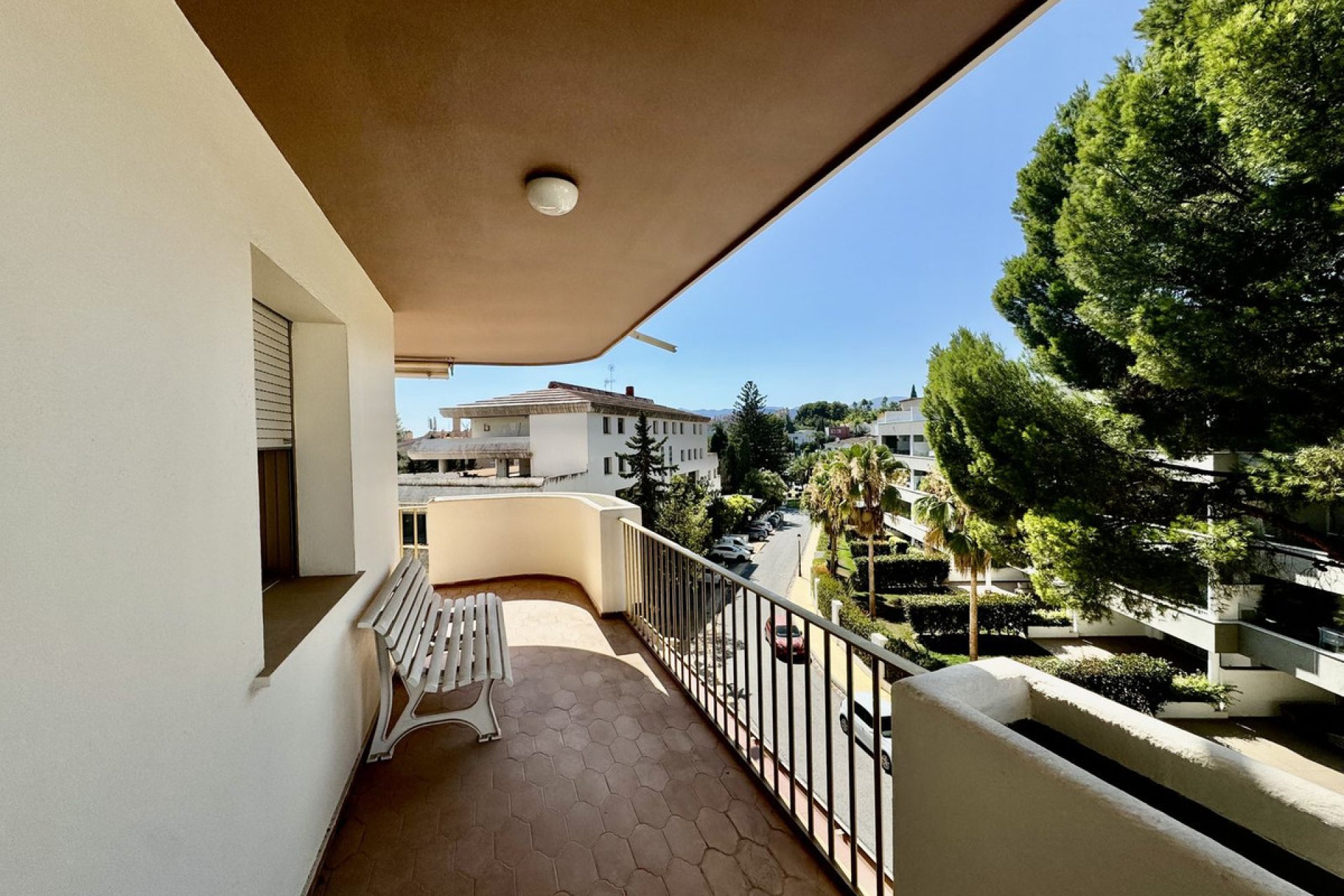 Resale - Apartment - Middle Floor Apartment - Marbella - Nueva Andalucia