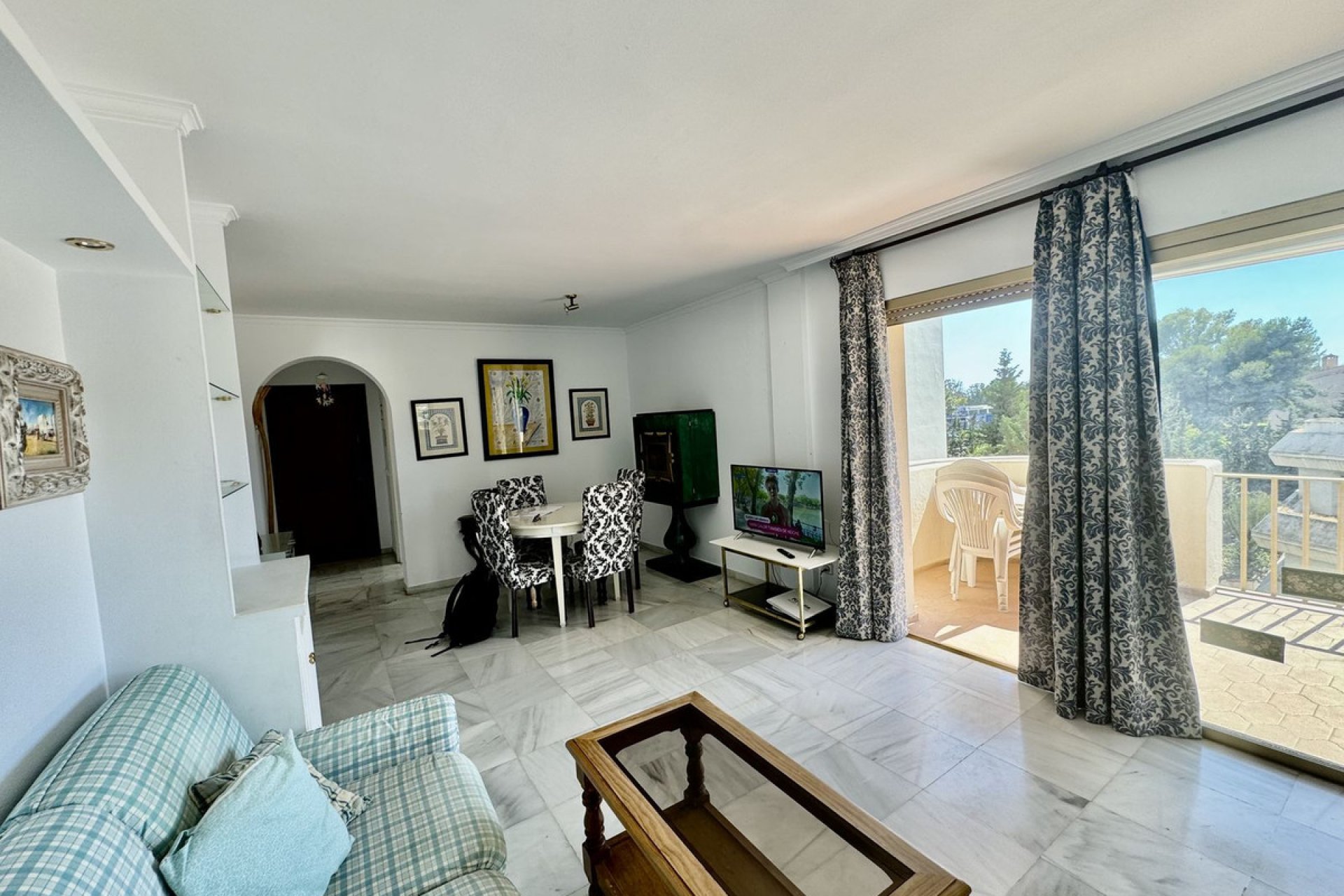 Resale - Apartment - Middle Floor Apartment - Marbella - Nueva Andalucia