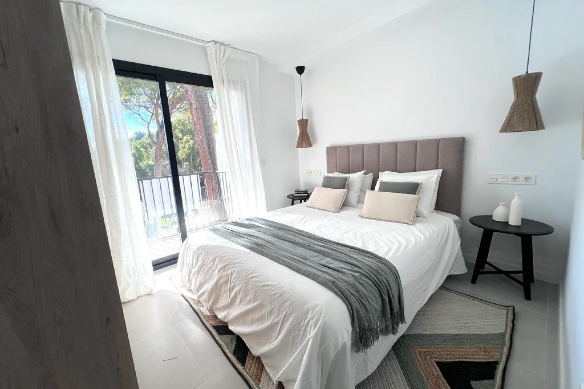 Resale - Apartment - Middle Floor Apartment - Marbella - Nueva Andalucia