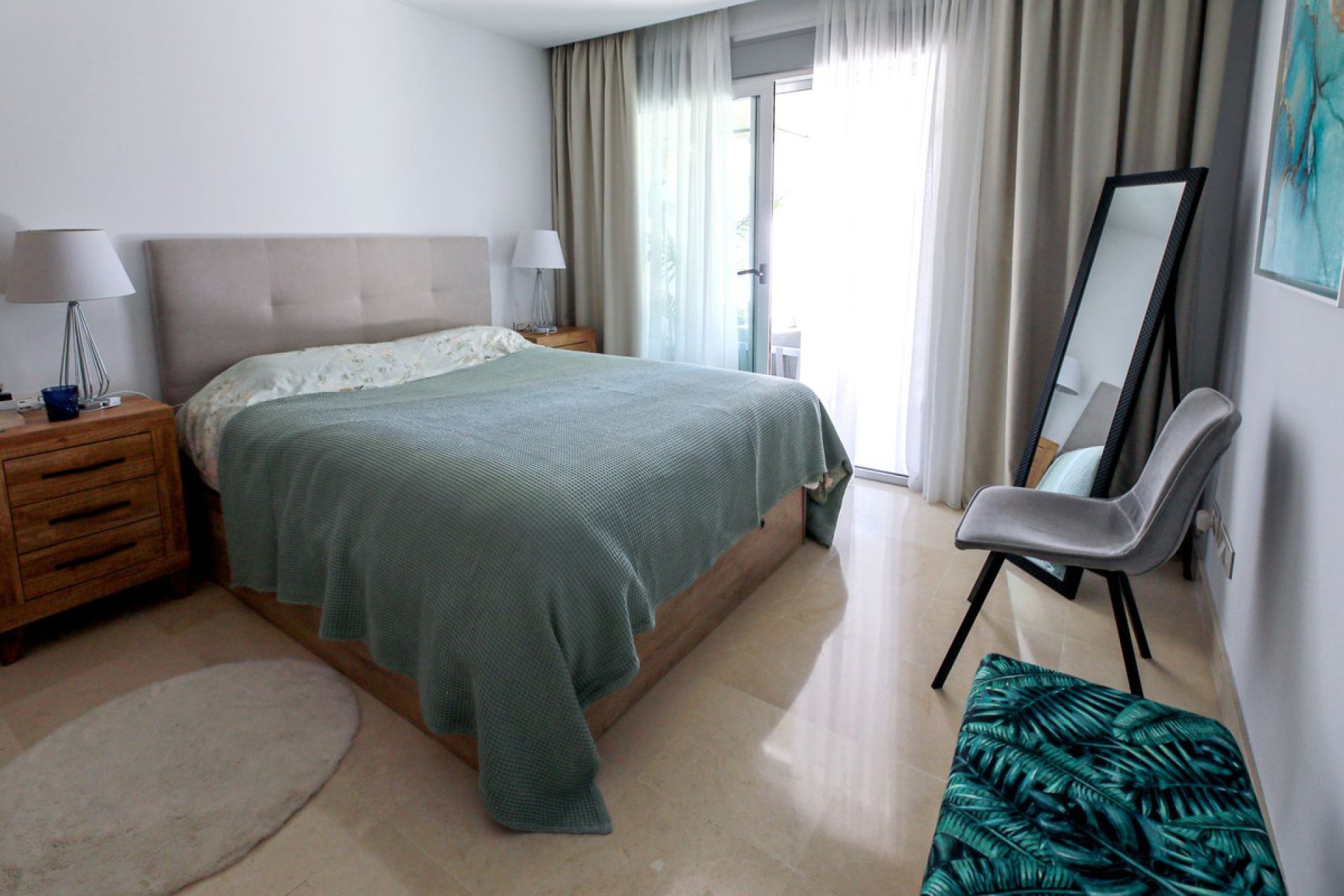 Resale - Apartment - Middle Floor Apartment - Marbella - Nueva Andalucia