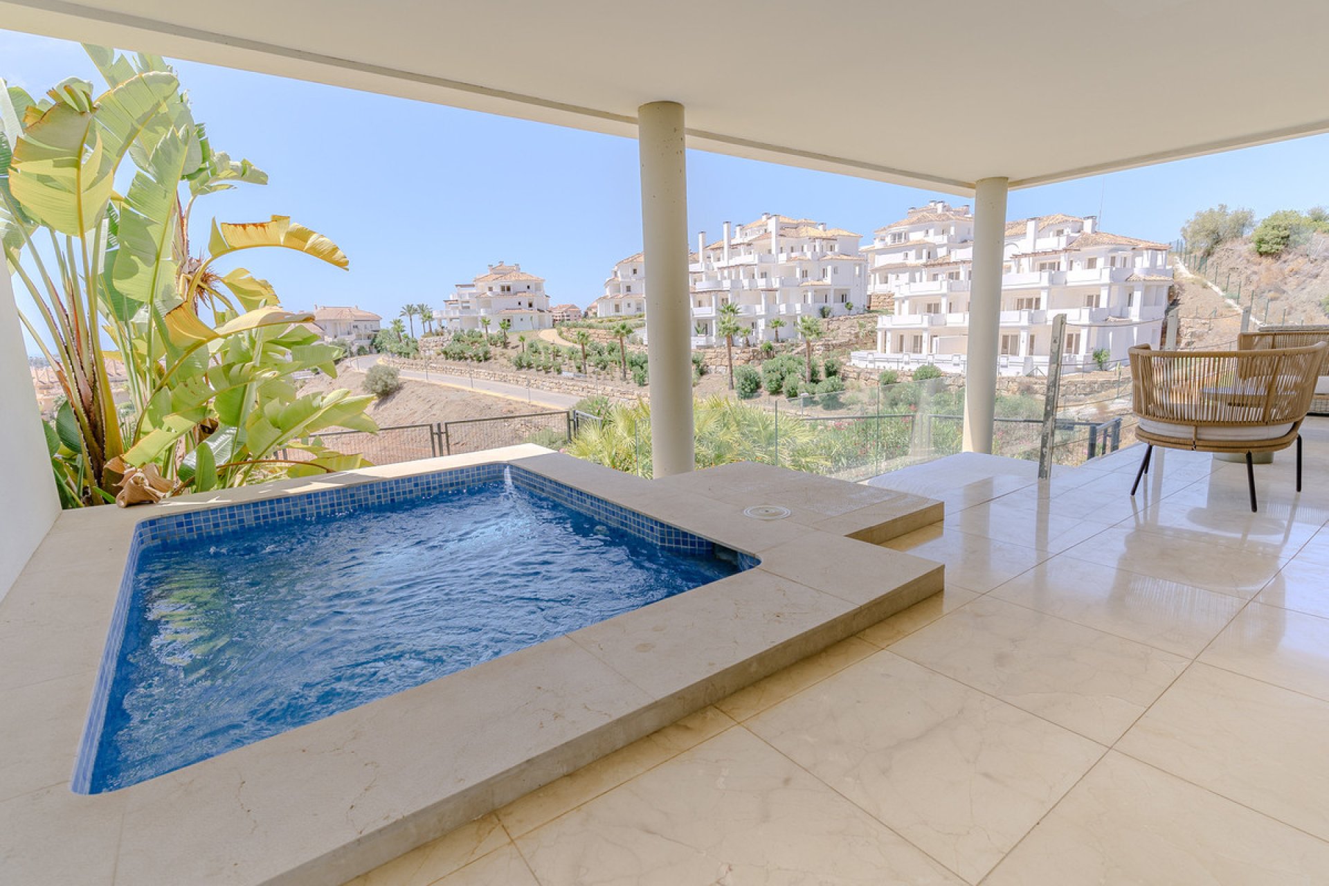 Resale - Apartment - Middle Floor Apartment - Marbella - Nueva Andalucia