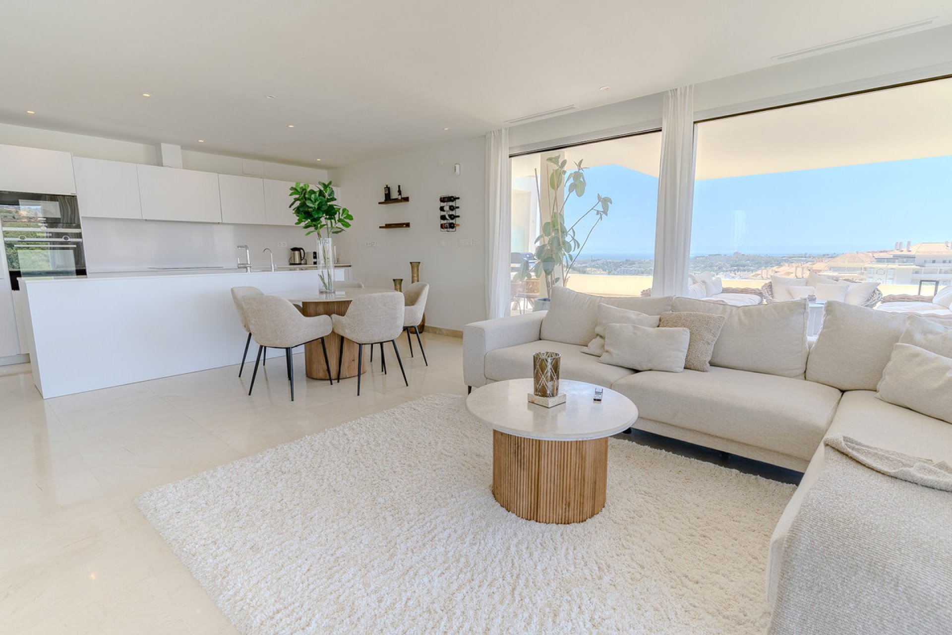 Resale - Apartment - Middle Floor Apartment - Marbella - Nueva Andalucia