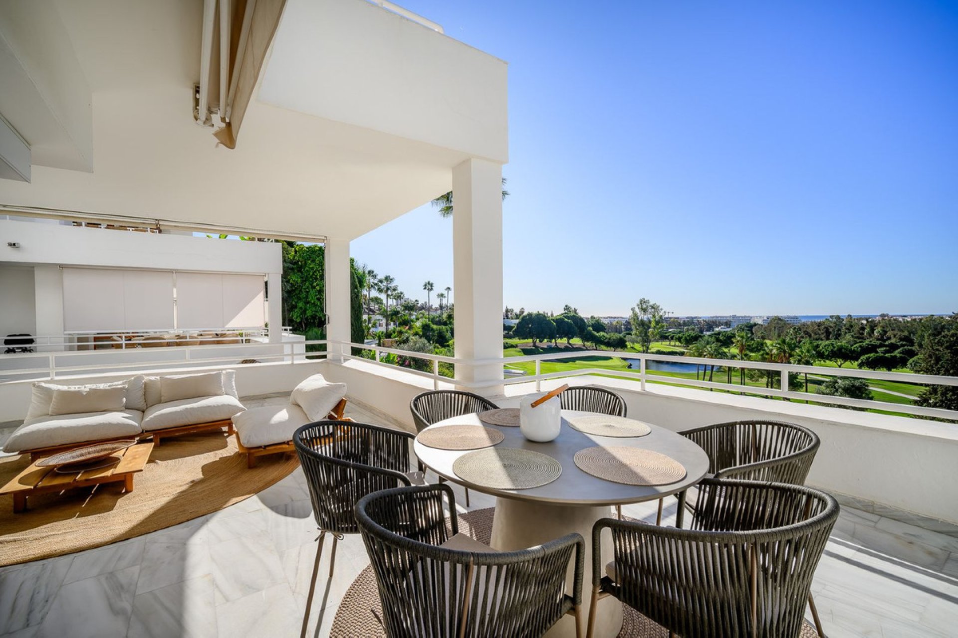 Resale - Apartment - Middle Floor Apartment - Marbella - Nueva Andalucia