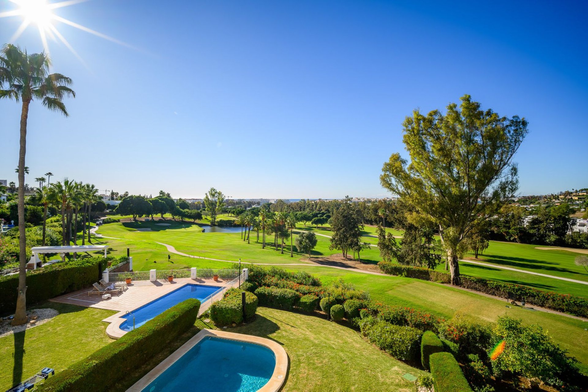 Resale - Apartment - Middle Floor Apartment - Marbella - Nueva Andalucia