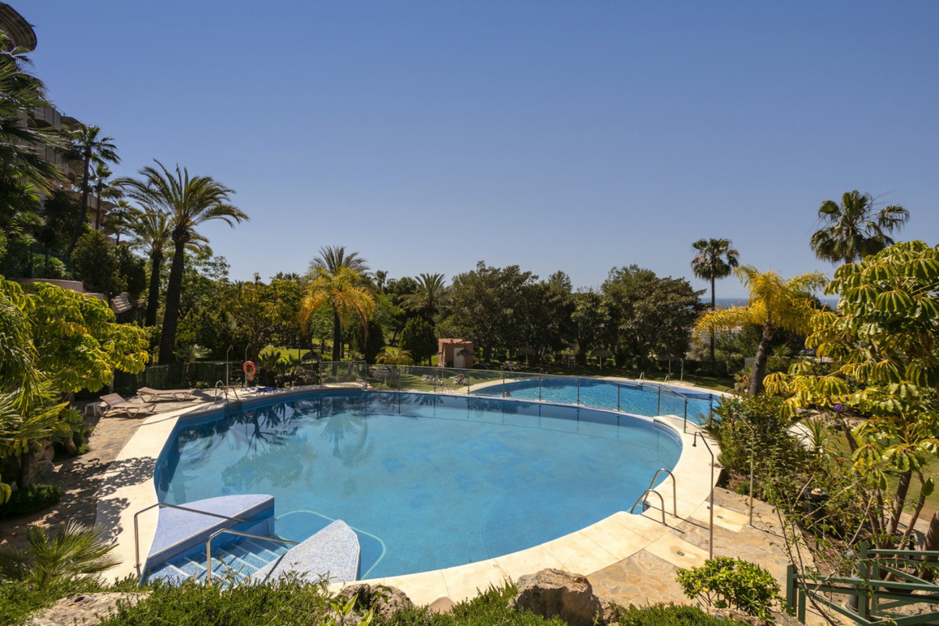 Resale - Apartment - Middle Floor Apartment - Marbella - Nueva Andalucia