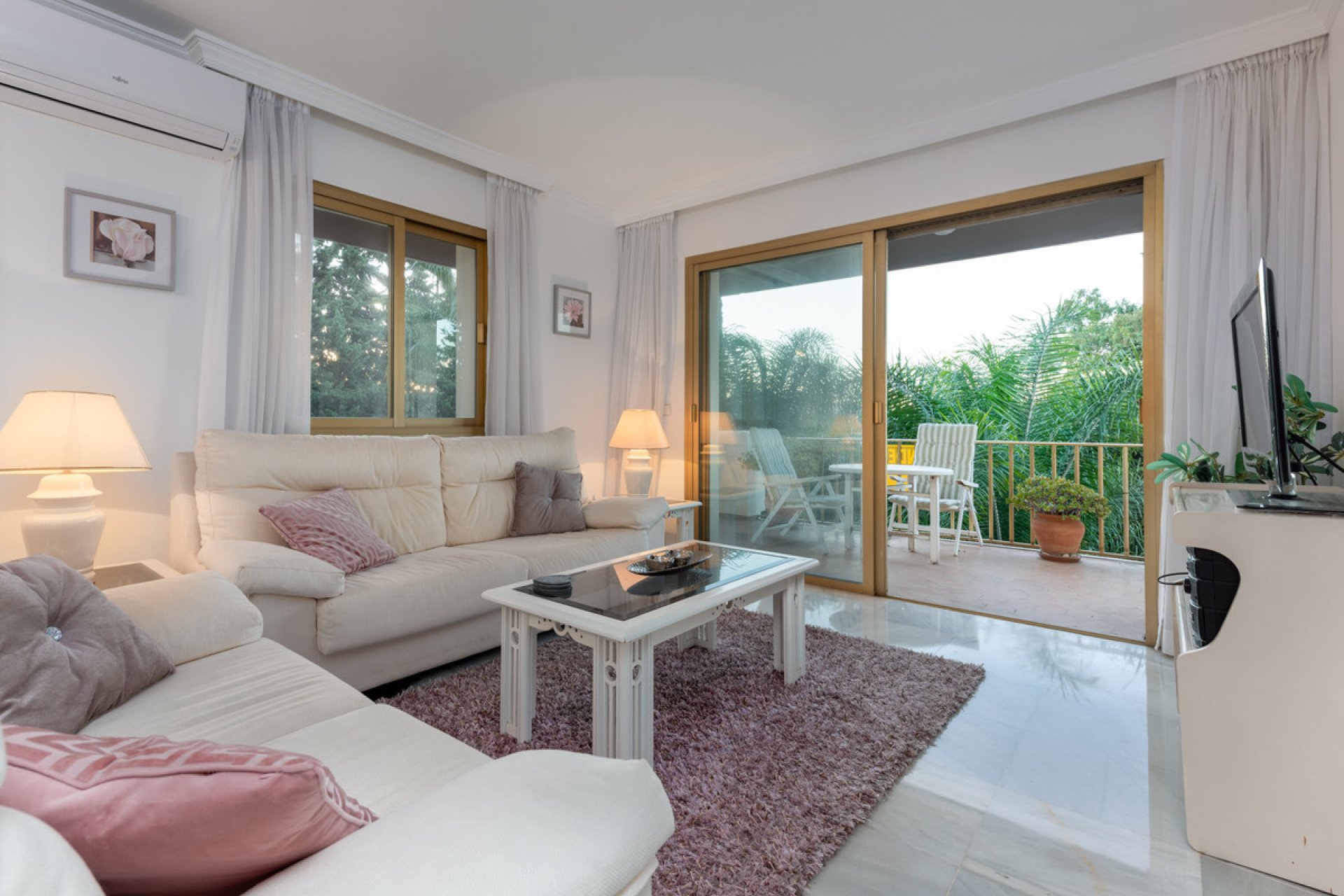 Resale - Apartment - Middle Floor Apartment - Marbella - Nueva Andalucia