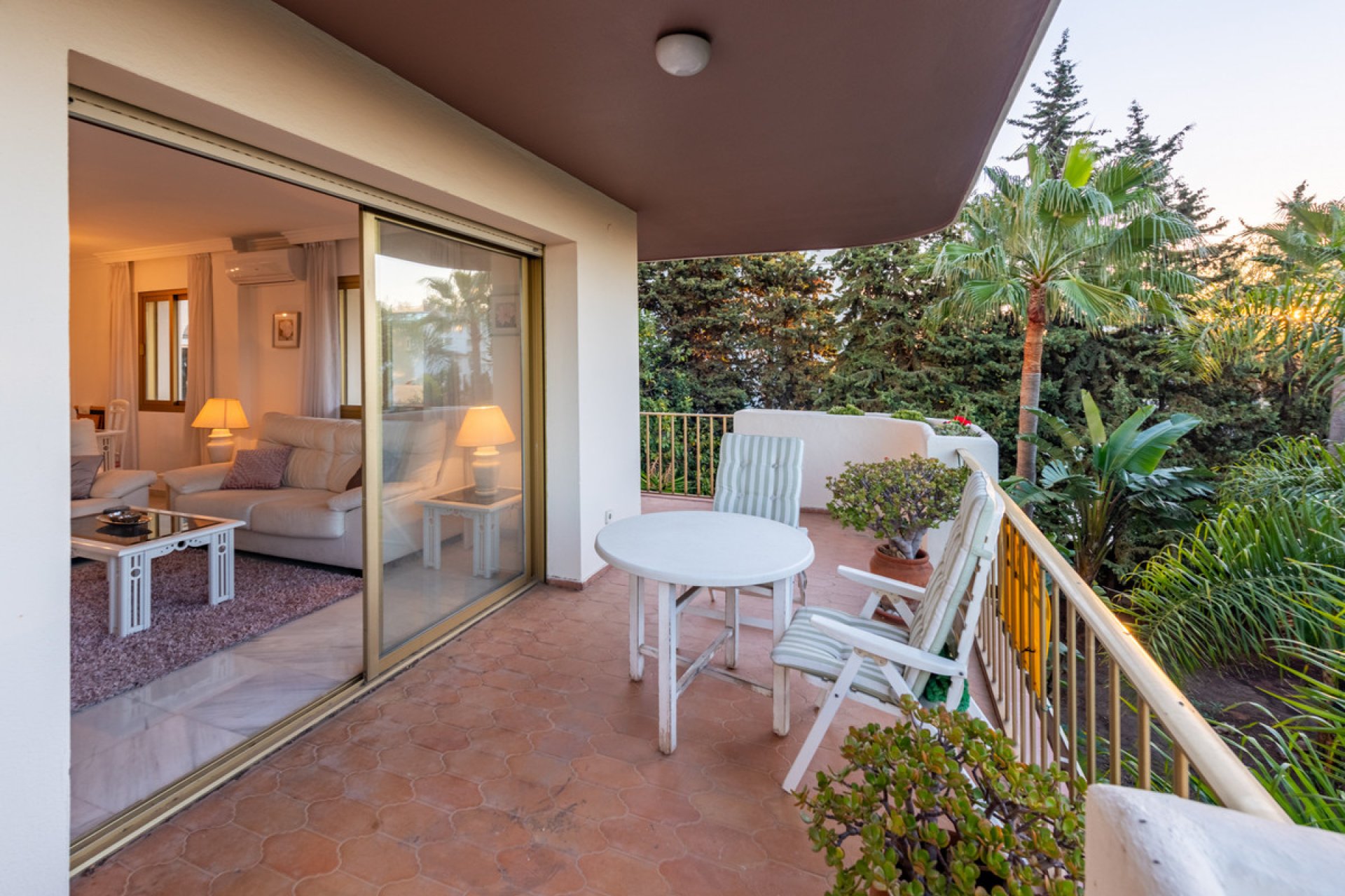 Resale - Apartment - Middle Floor Apartment - Marbella - Nueva Andalucia