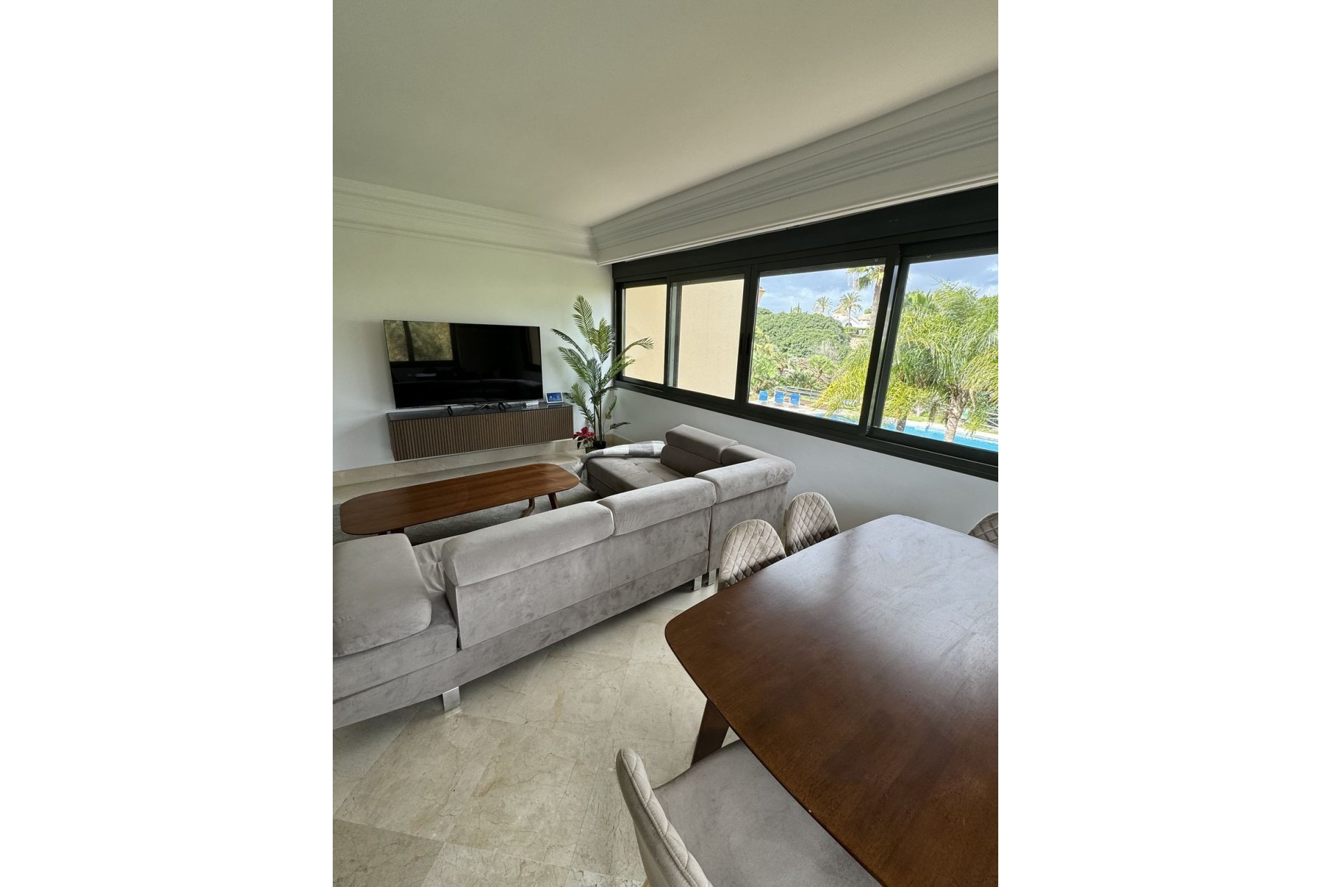 Resale - Apartment - Middle Floor Apartment - Marbella - Nueva Andalucia