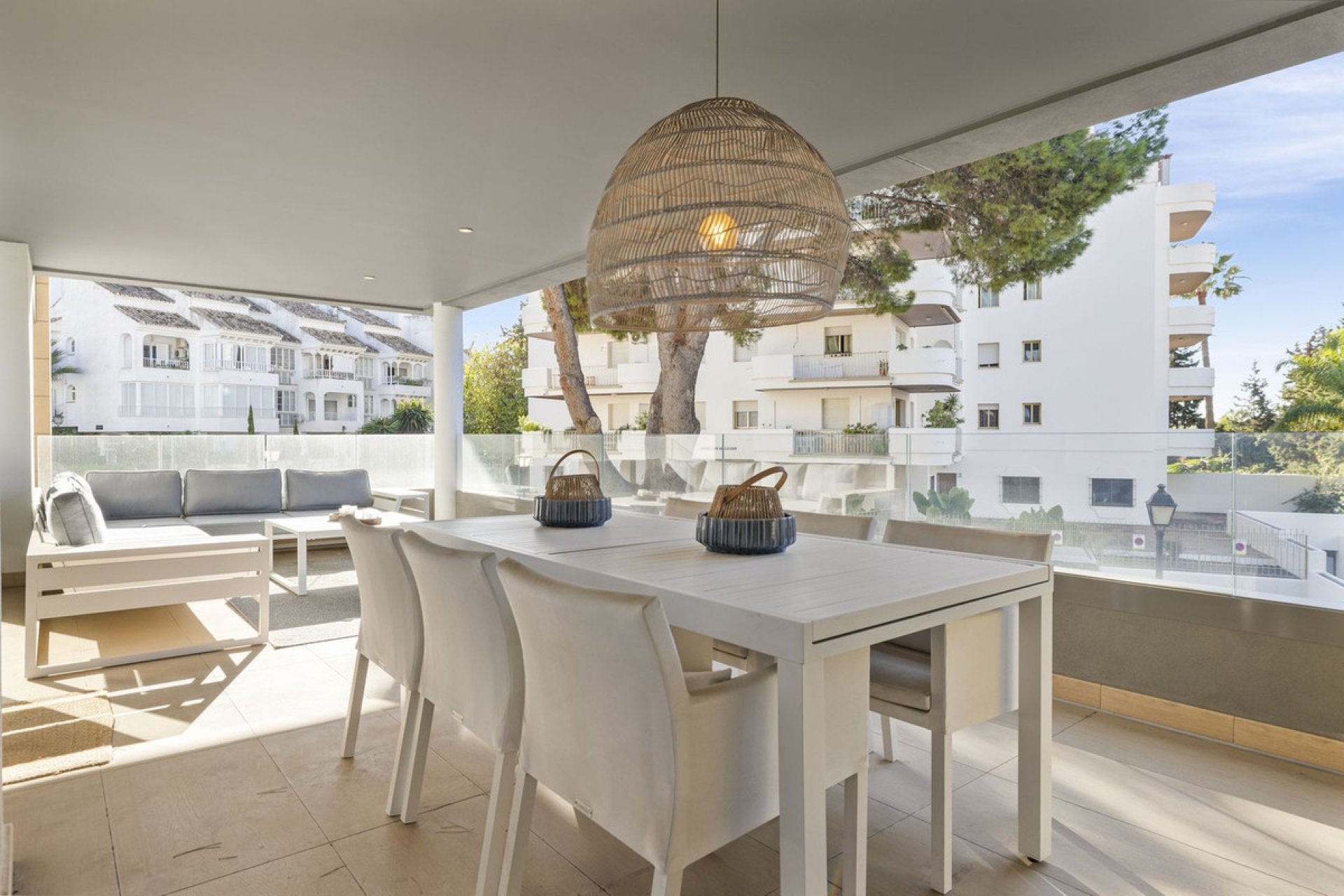 Resale - Apartment - Middle Floor Apartment - Marbella - Nueva Andalucia