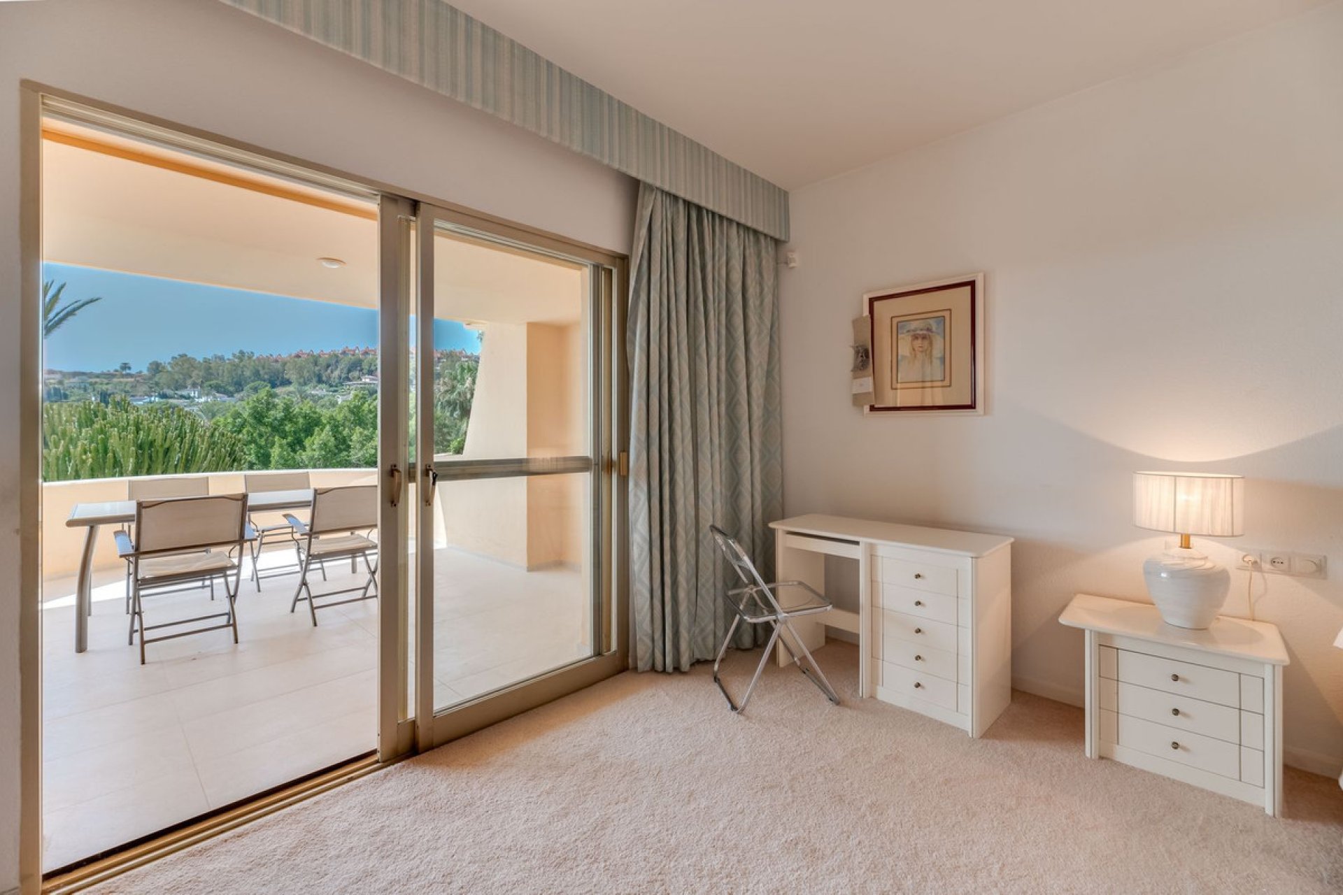 Resale - Apartment - Middle Floor Apartment - Marbella - Nueva Andalucia