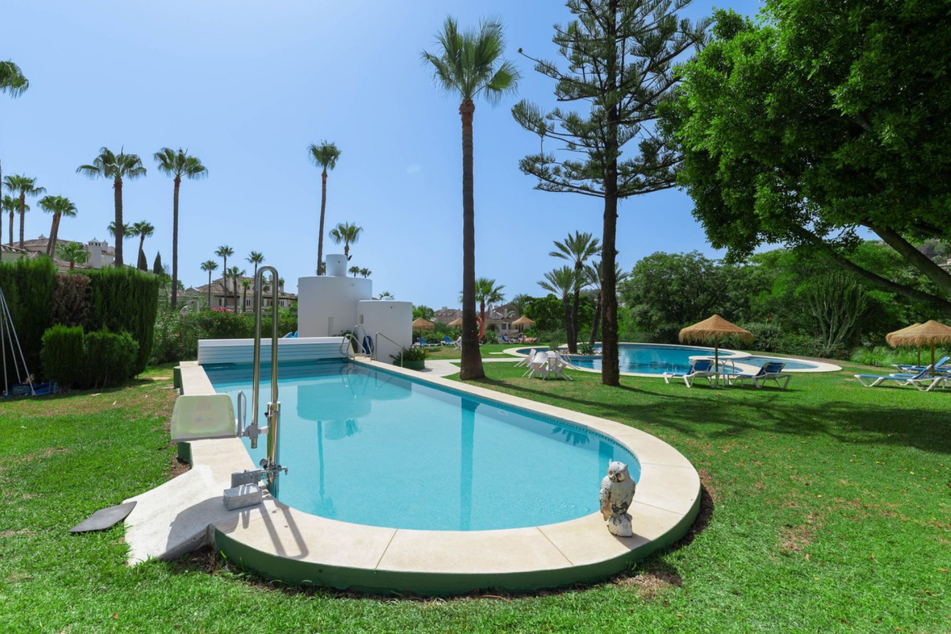 Resale - Apartment - Middle Floor Apartment - Marbella - Nueva Andalucia