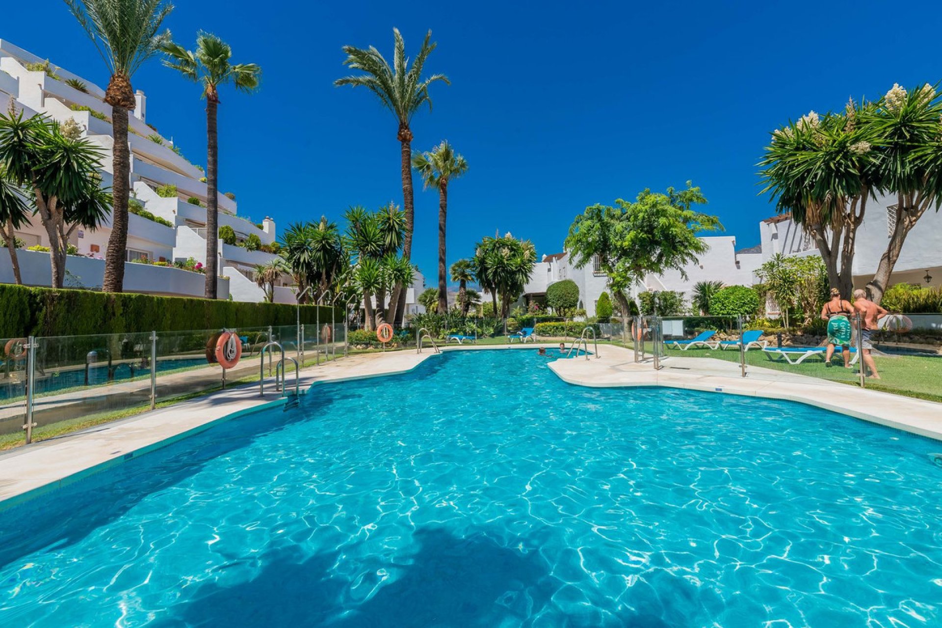 Resale - Apartment - Middle Floor Apartment - Marbella - Nueva Andalucia