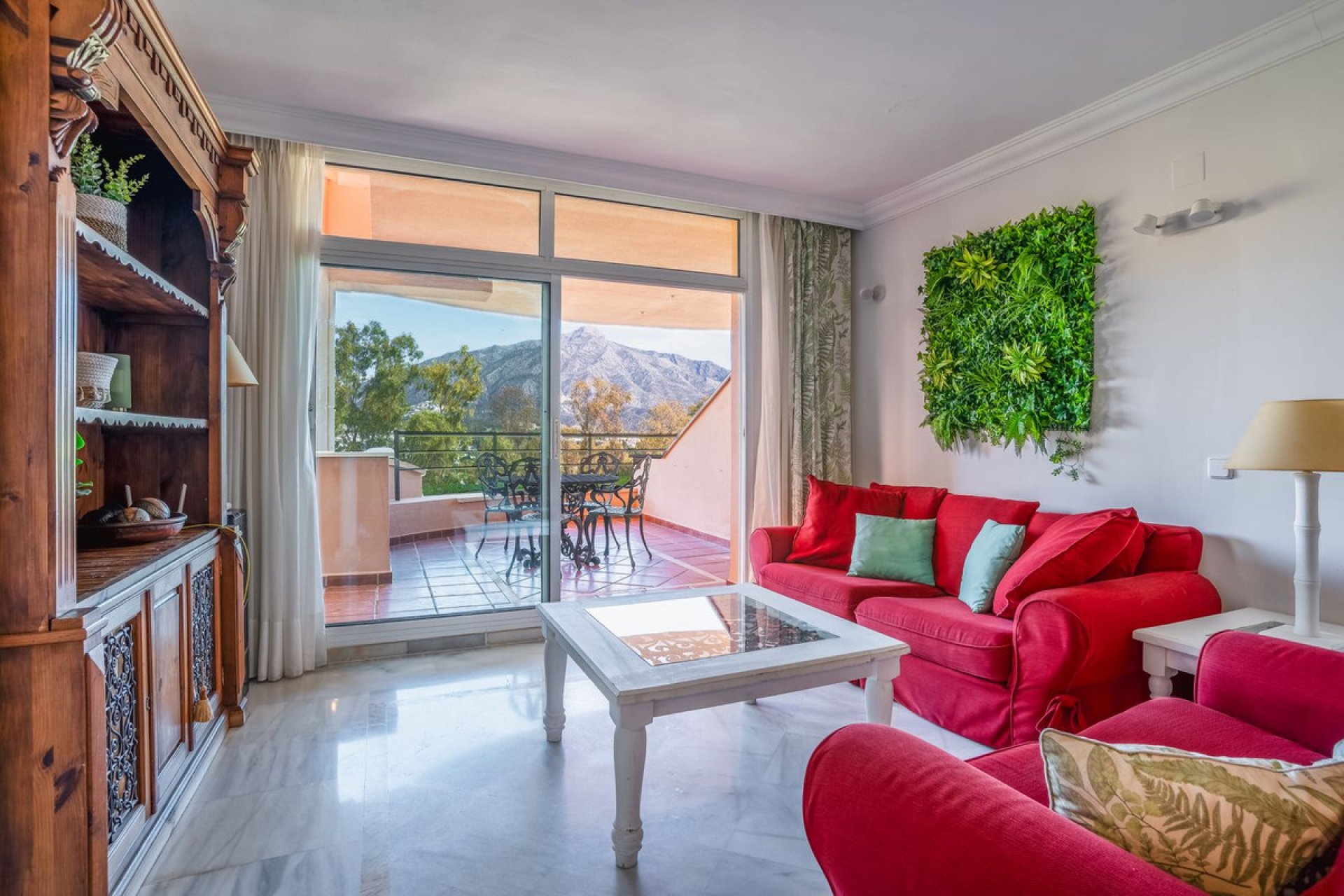 Resale - Apartment - Middle Floor Apartment - Marbella - Nueva Andalucia