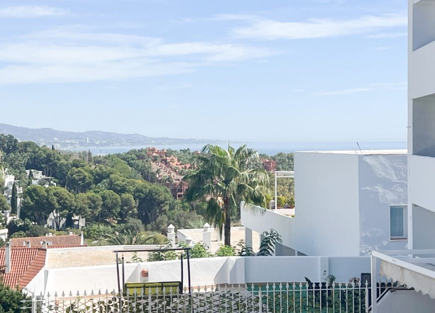 Resale - Apartment - Middle Floor Apartment - Marbella - Nueva Andalucia