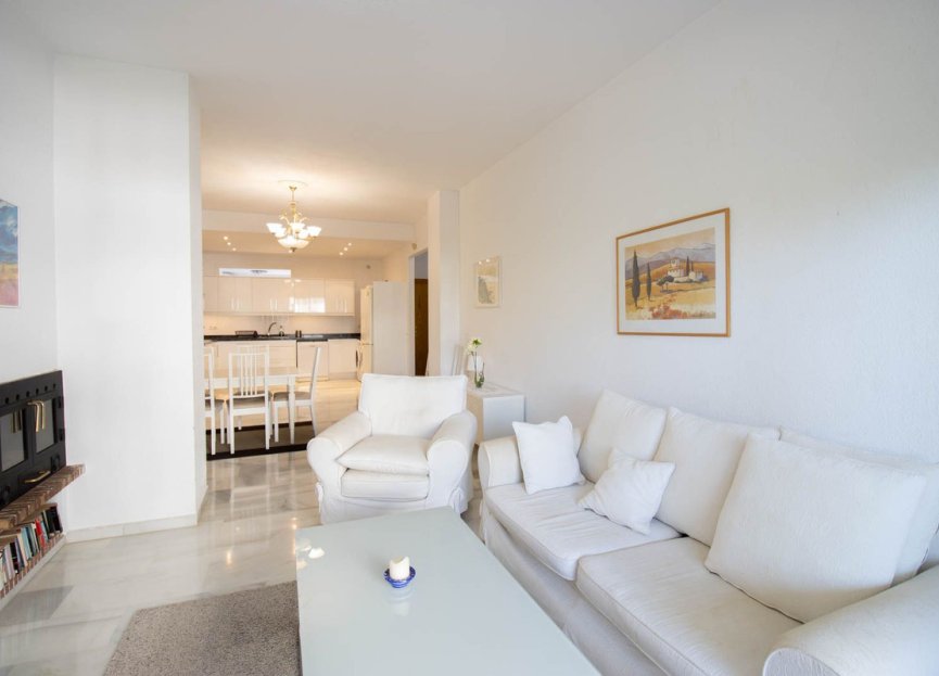 Resale - Apartment - Middle Floor Apartment - Marbella - Nueva Andalucia