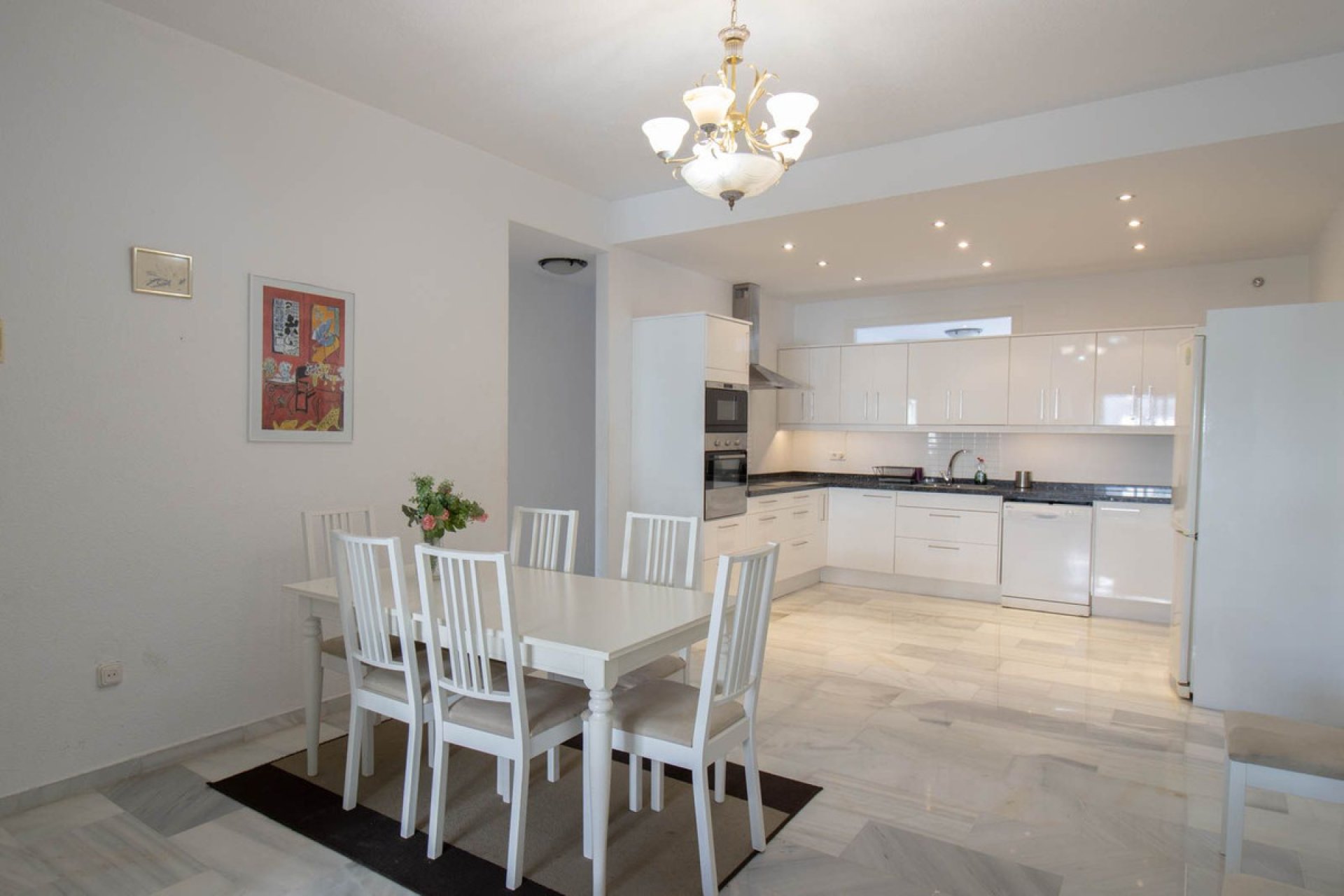 Resale - Apartment - Middle Floor Apartment - Marbella - Nueva Andalucia