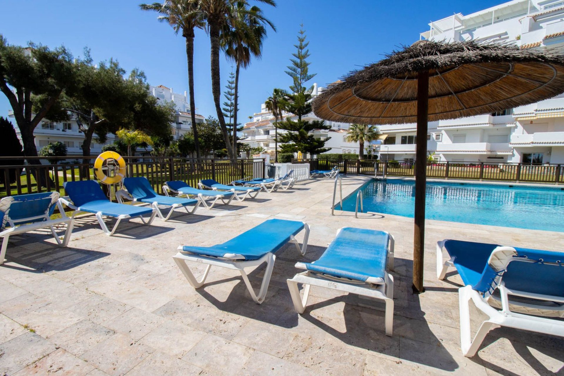 Resale - Apartment - Middle Floor Apartment - Marbella - Nueva Andalucia