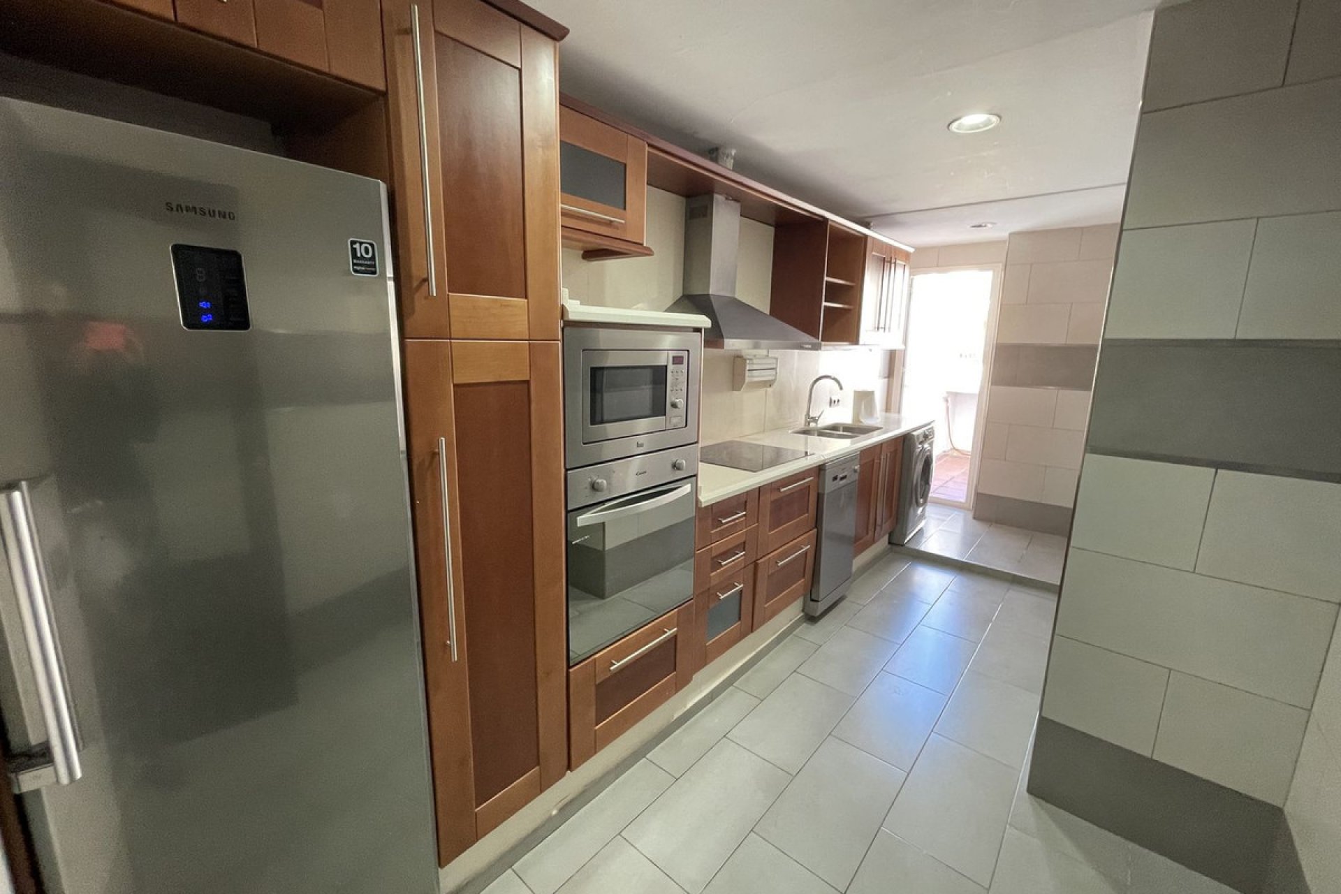 Resale - Apartment - Middle Floor Apartment - Marbella - Nueva Andalucia