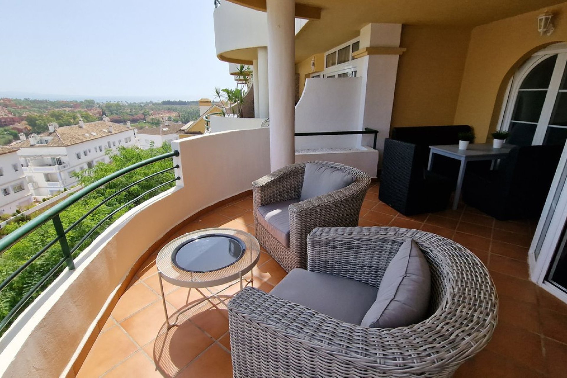 Resale - Apartment - Middle Floor Apartment - Marbella - Nueva Andalucia