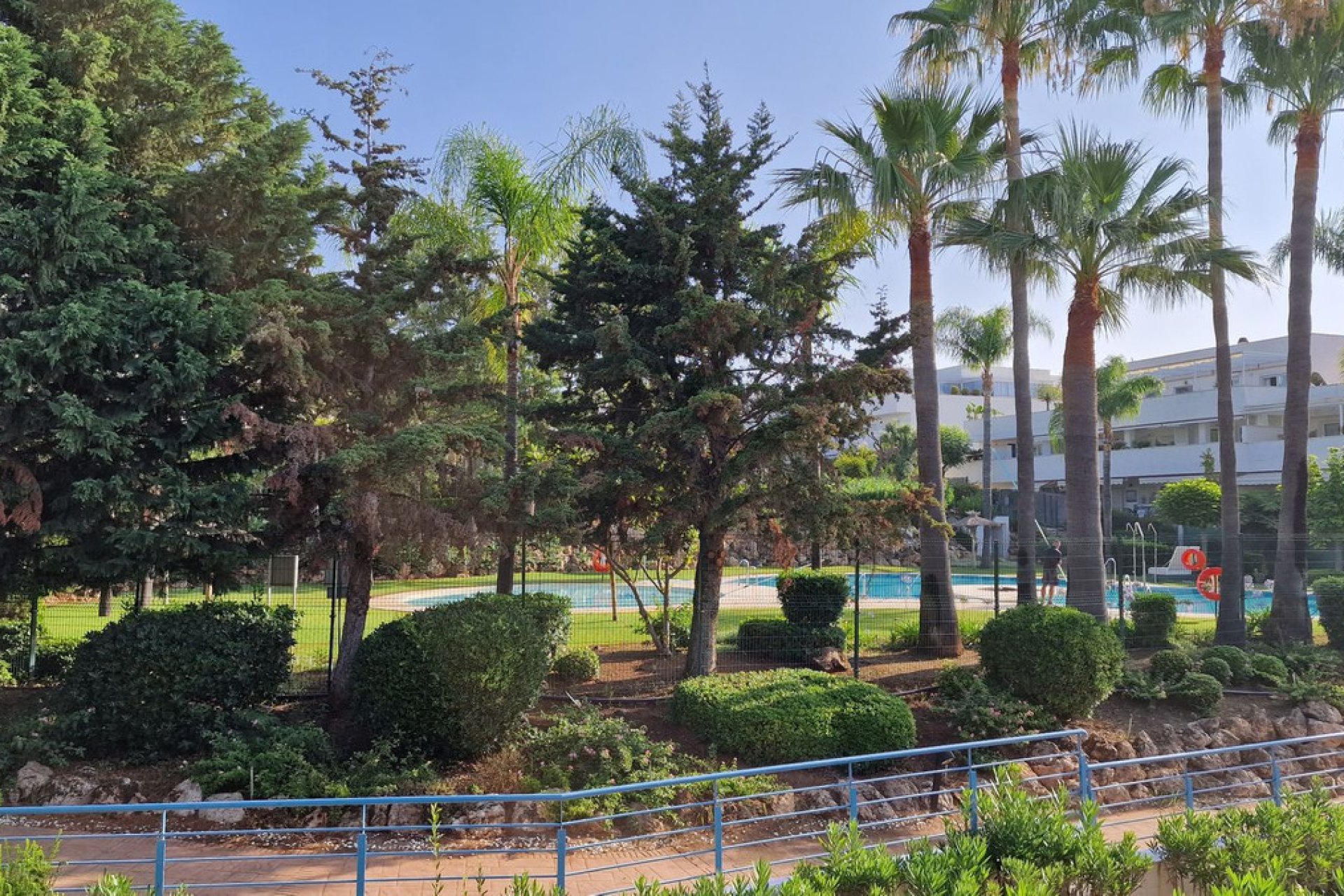 Resale - Apartment - Middle Floor Apartment - Marbella - Nueva Andalucia