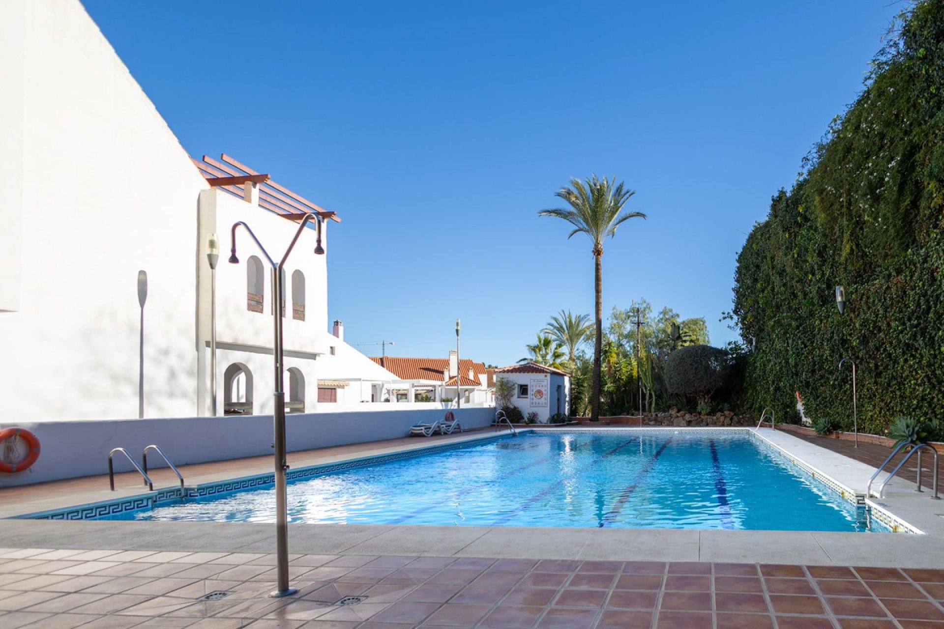 Resale - Apartment - Middle Floor Apartment - Marbella - Nueva Andalucia