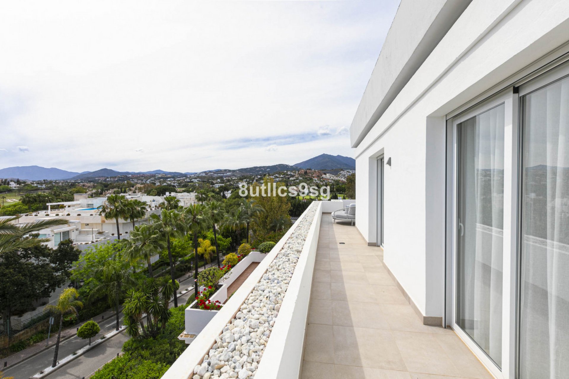 Resale - Apartment - Middle Floor Apartment - Marbella - Nueva Andalucia