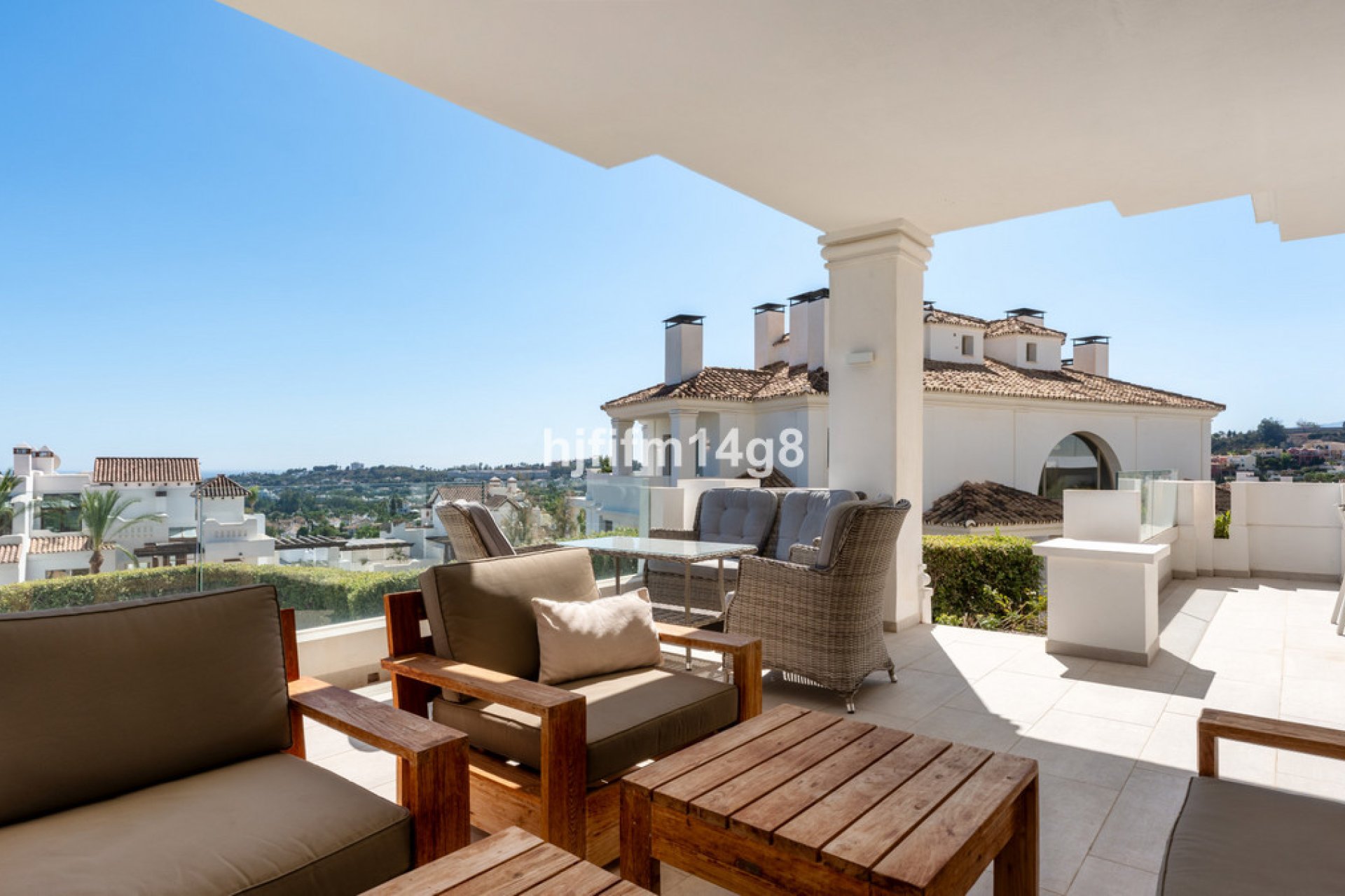 Resale - Apartment - Middle Floor Apartment - Marbella - Nueva Andalucia