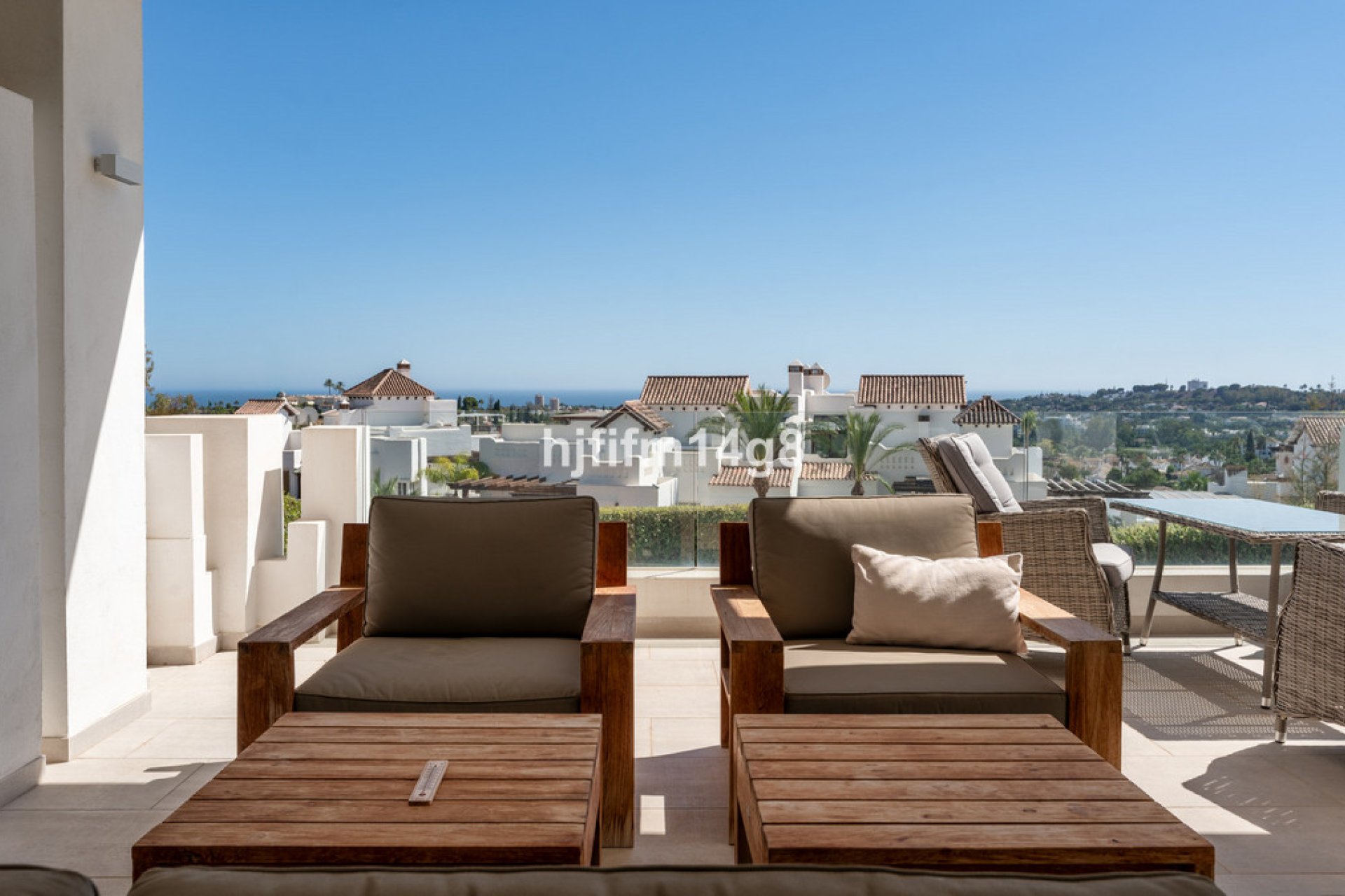 Resale - Apartment - Middle Floor Apartment - Marbella - Nueva Andalucia