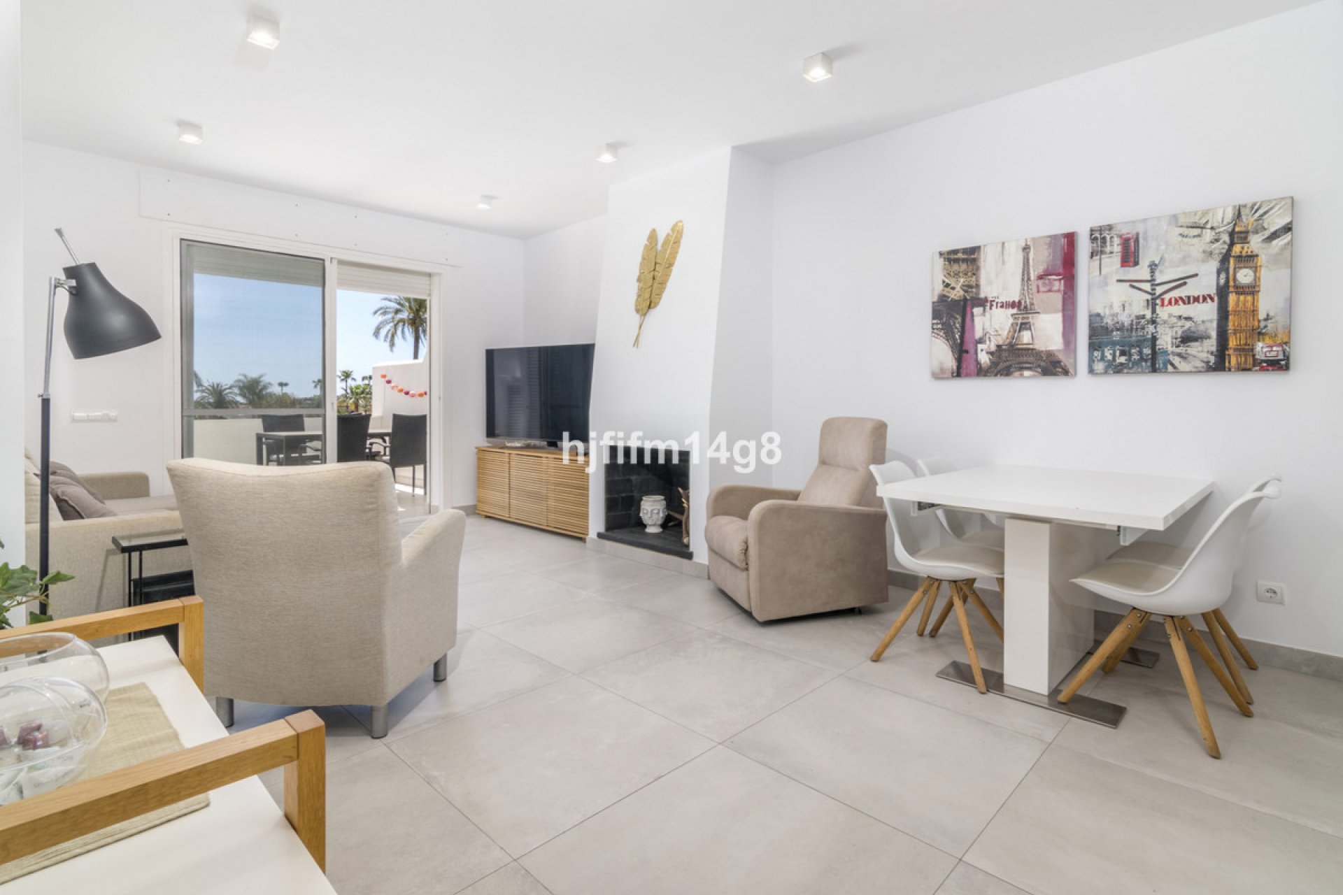 Resale - Apartment - Middle Floor Apartment - Marbella - Nueva Andalucia